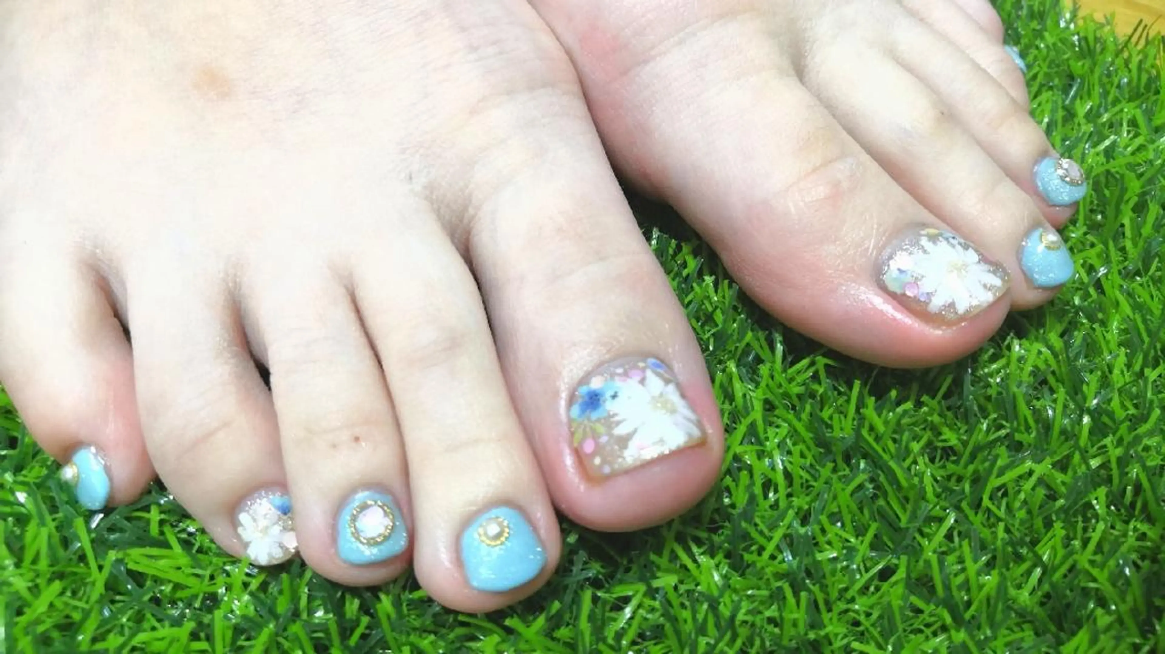 ネイル フラワーネイル フットネイル フットネイル Nailsalon WAO!!!のネイルデザイン