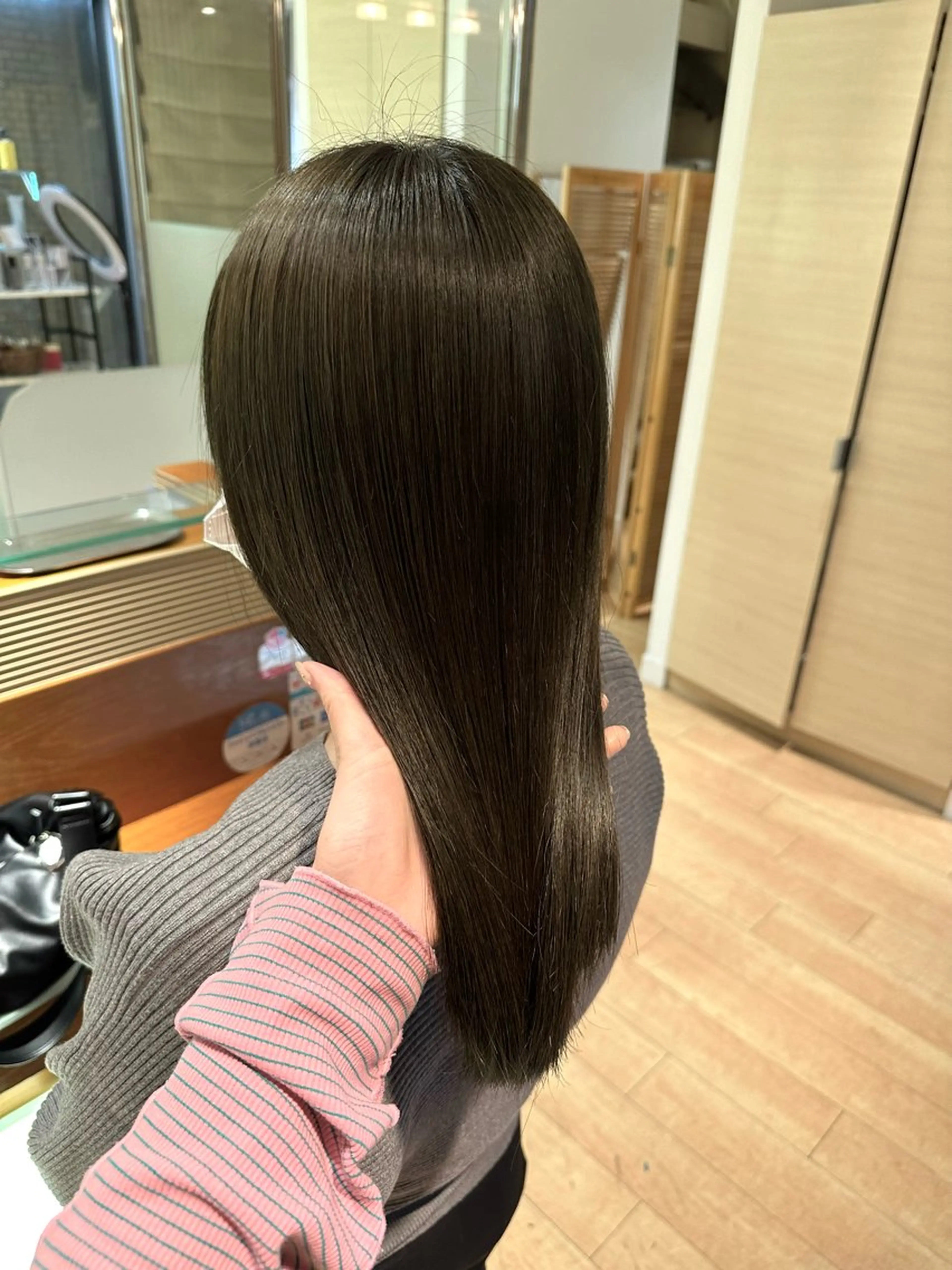 セミロング カラー tricca daikanyama所属・hinako 🍒のヘアスタイル