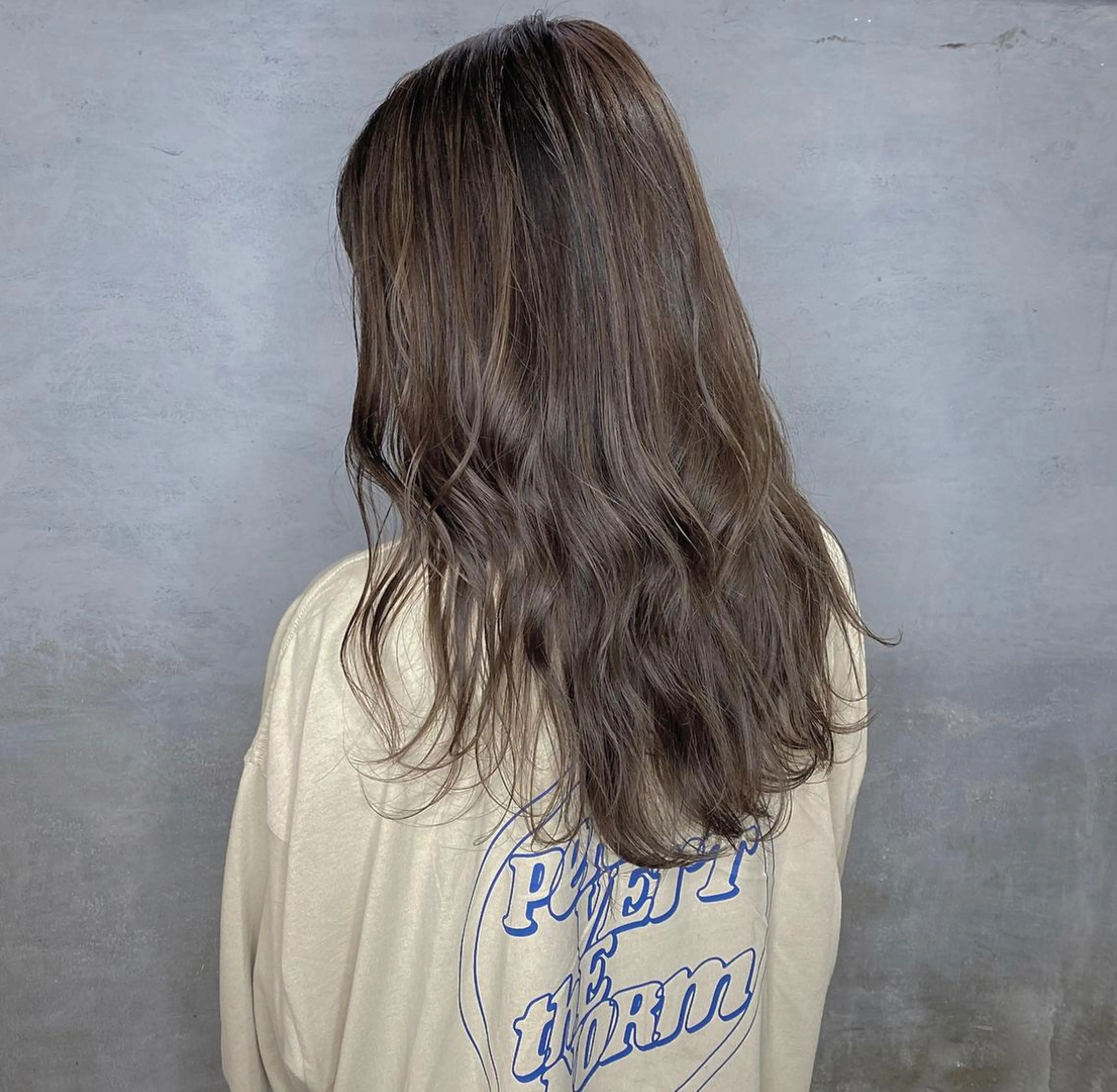 ロング カラー CLUTCH天王寺 西藤遥河のヘアスタイル