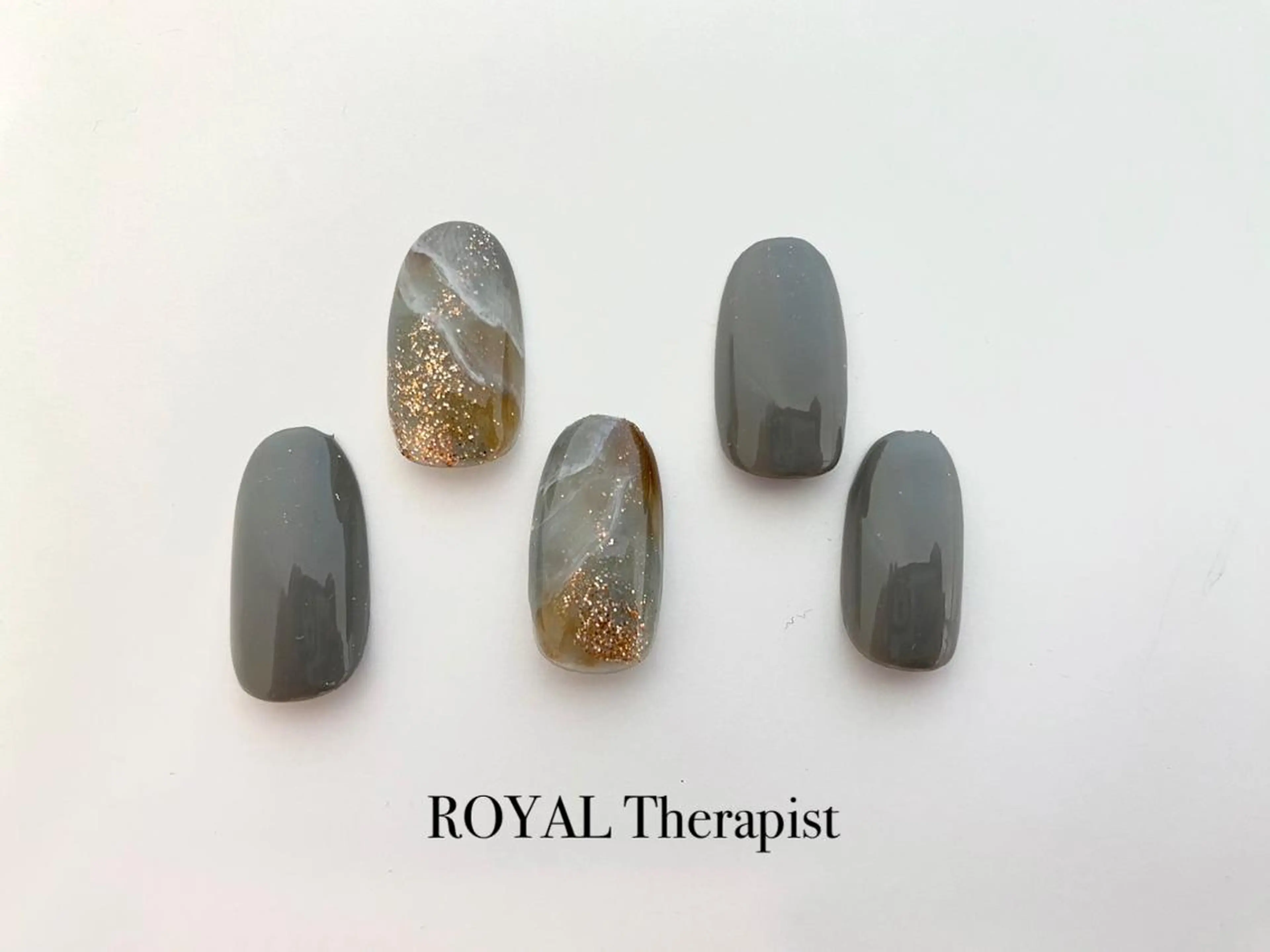 ネイル ハンドネイル 【寺岡】 ロイヤル•セラピストのネイルデザイン