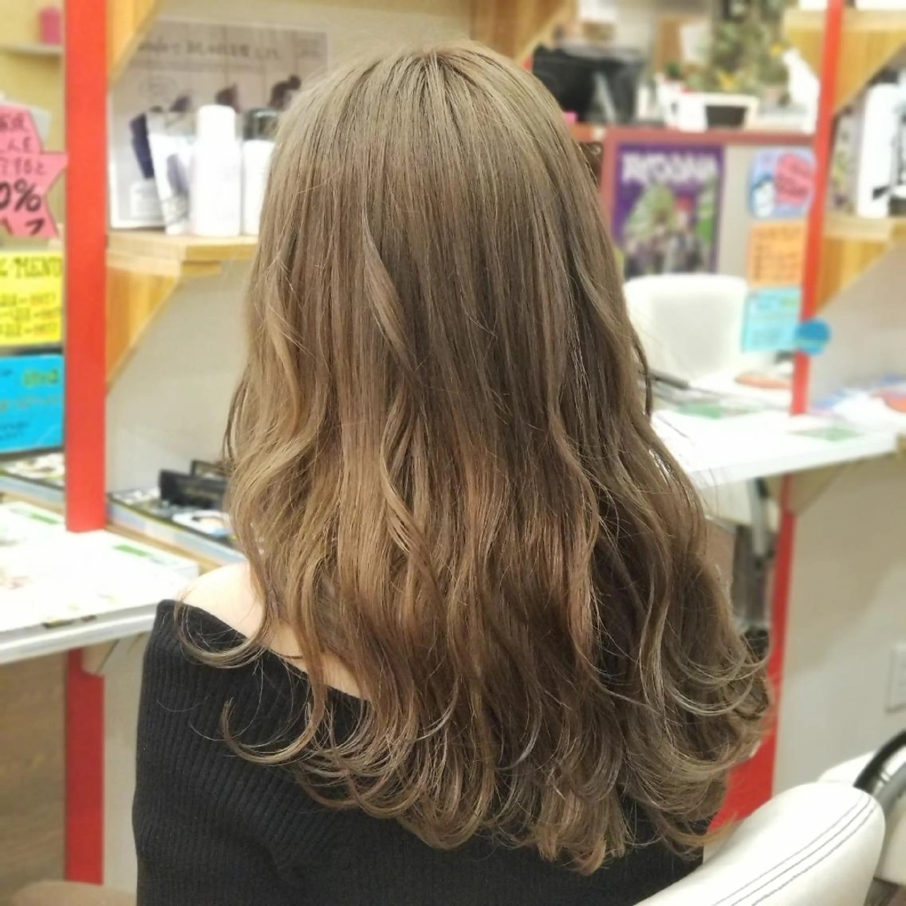 セミロング カラー ベージュカラー ブリーチ フォギーベージュ カット ヘアカラー 植田 修平/エクステ /髪質改善カラーのヘアスタイル