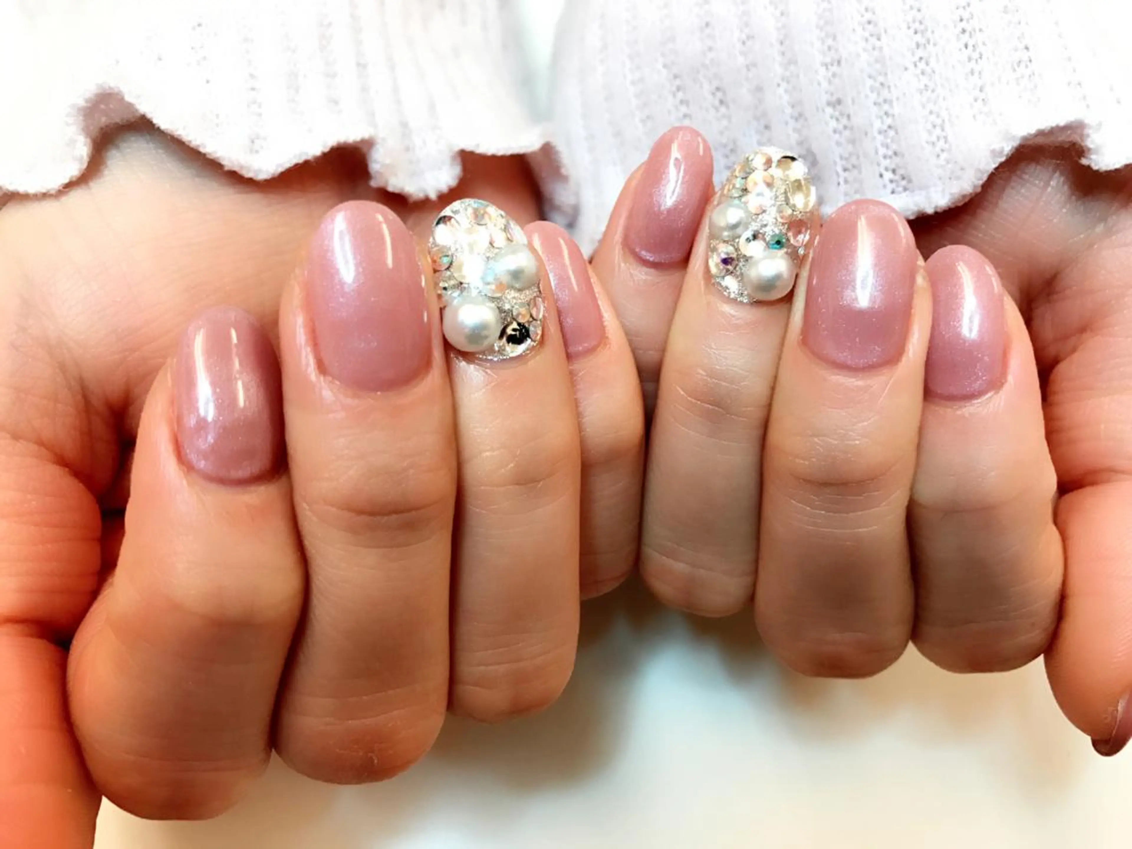 ネイル ストーンネイル Sunny side nailのネイルデザイン