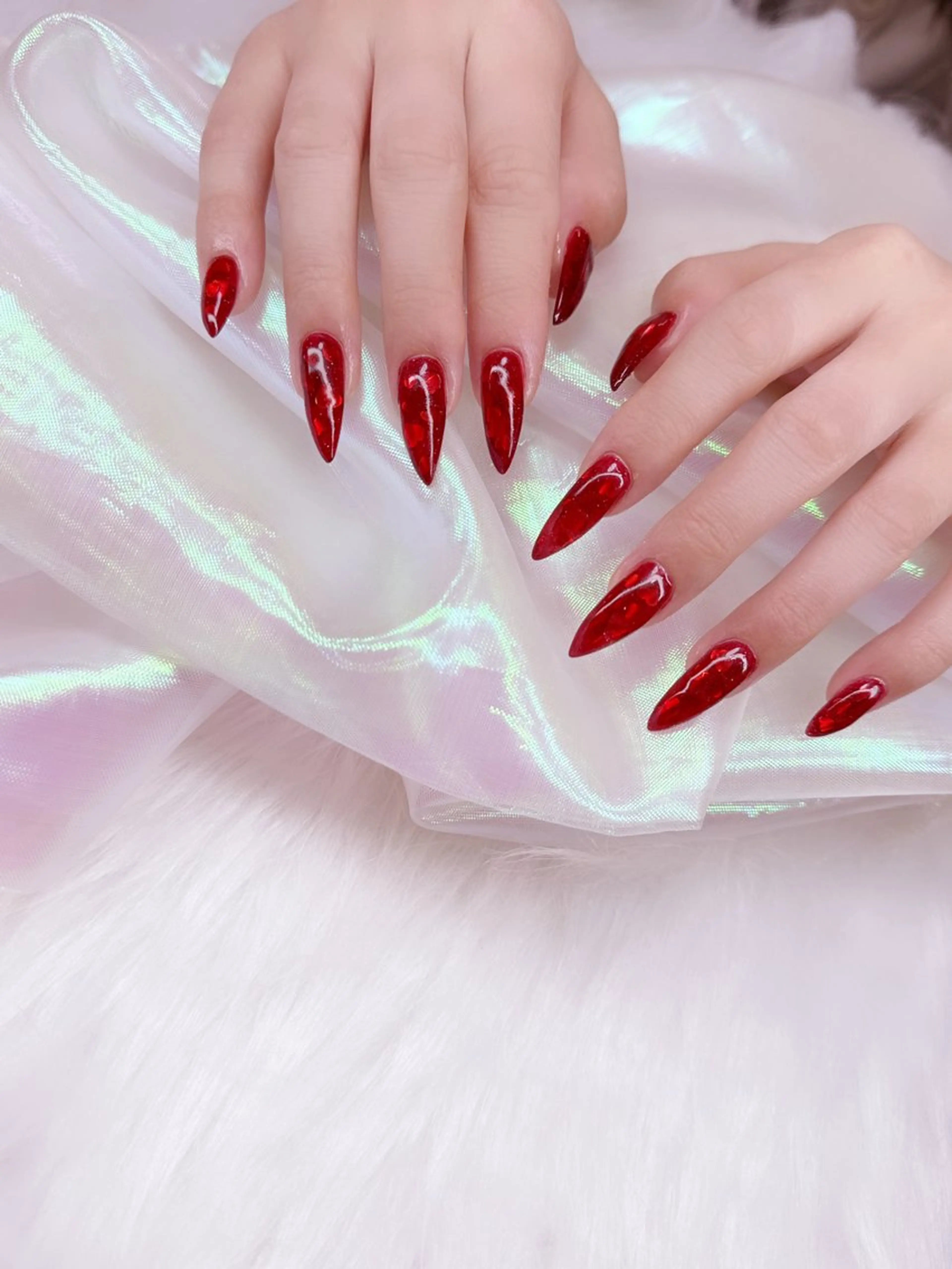 ネイル 赤色 冬ネイル ハンドネイル Nail Land Pilinaのネイルデザイン