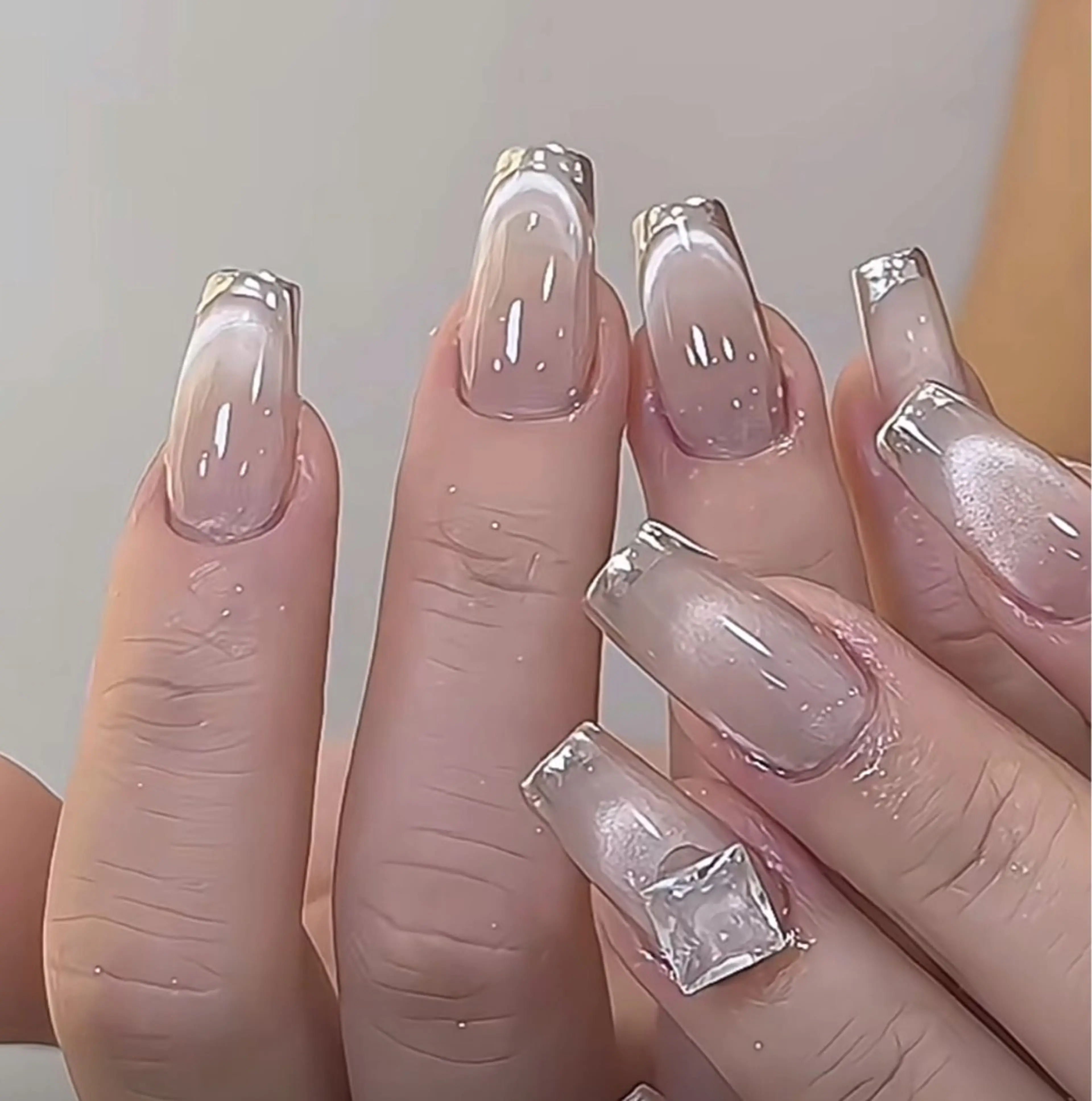 ネイル フレンチネイル ミラーネイル トータルビューティー サロンワンダーのマツエク・マツパデザイン