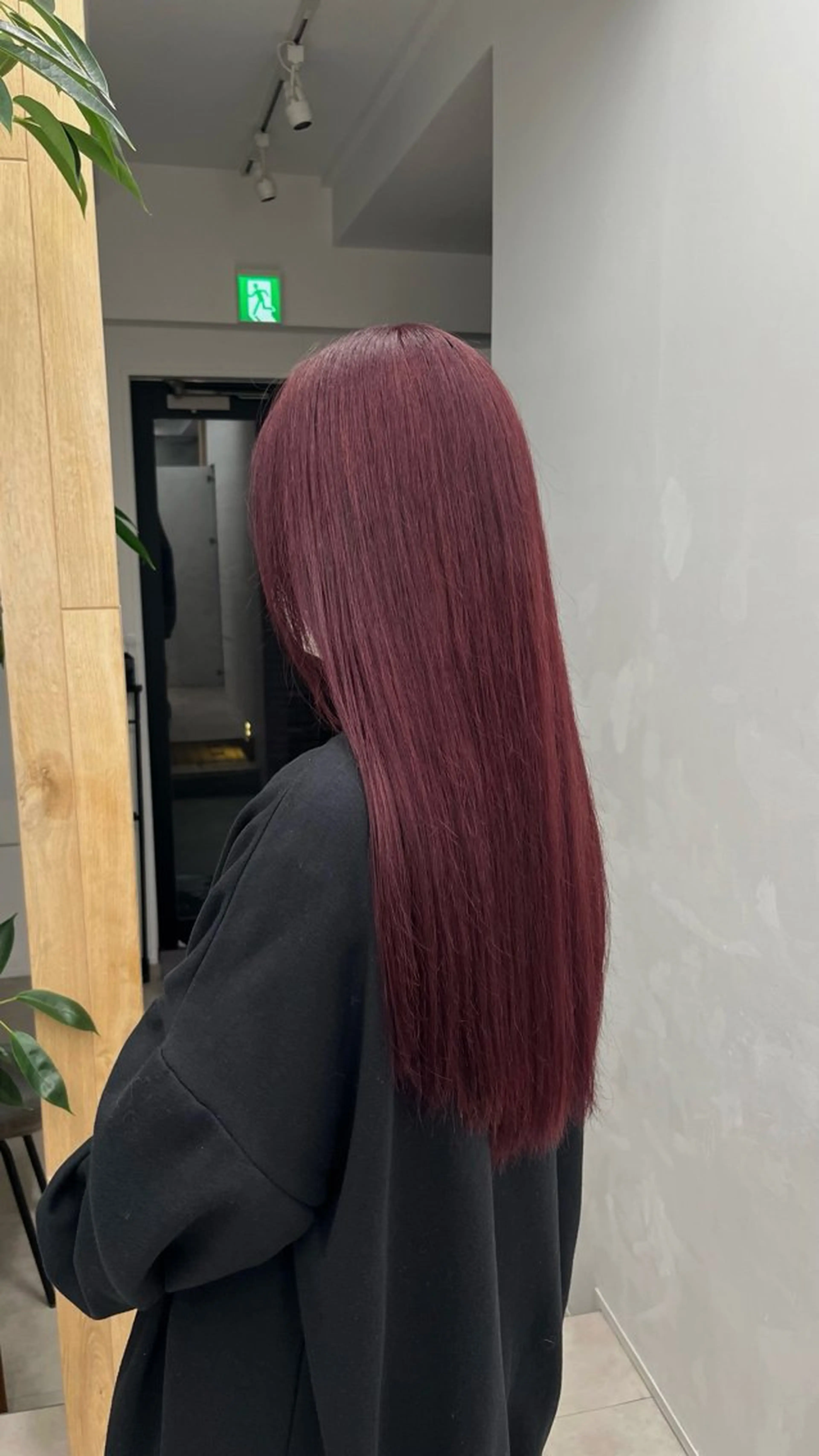 ロング カラー ヘアカラー トリートメント lomalia ayuのヘアスタイル