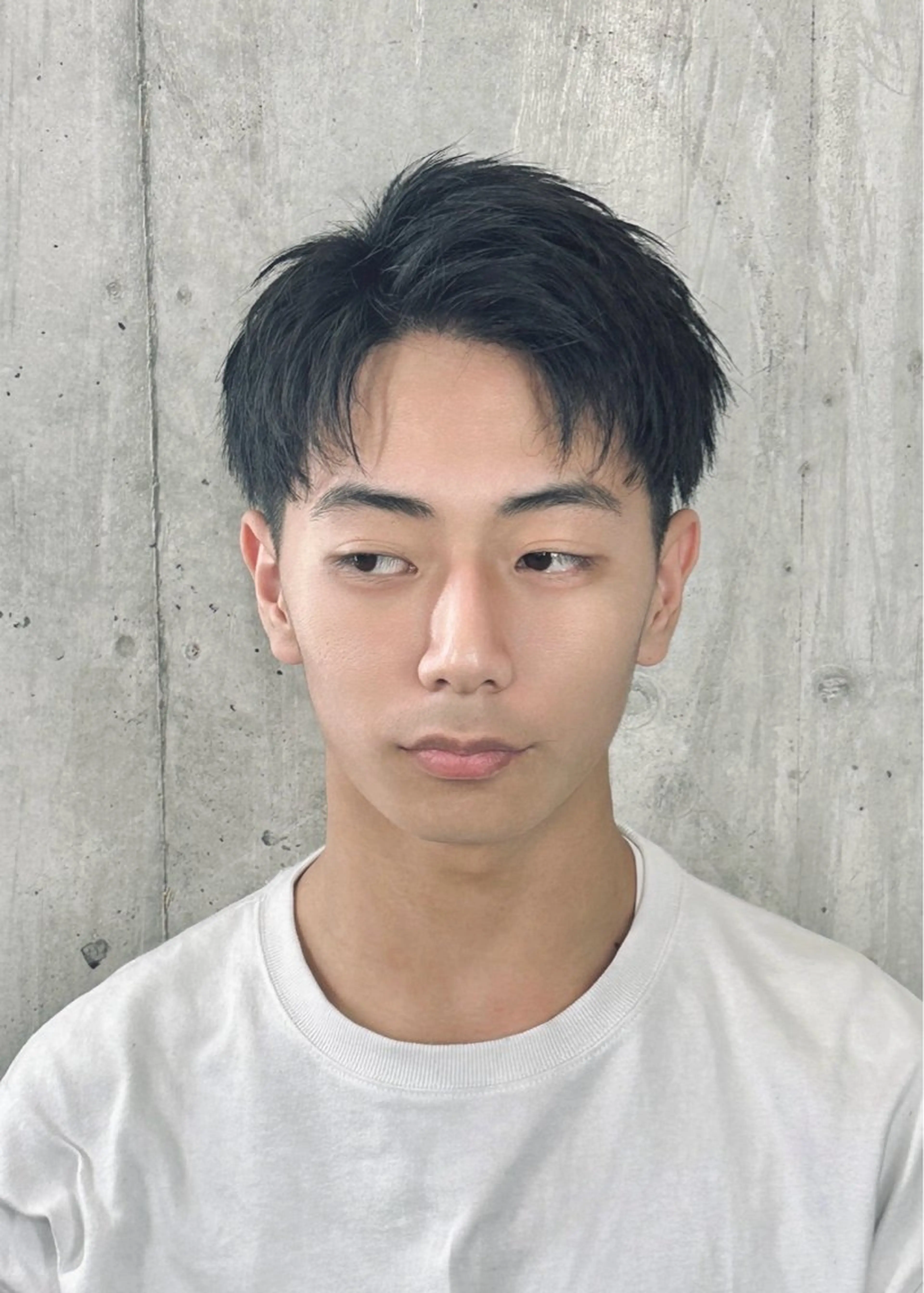 平日夜20時から限定メンズカット1100円！の写真