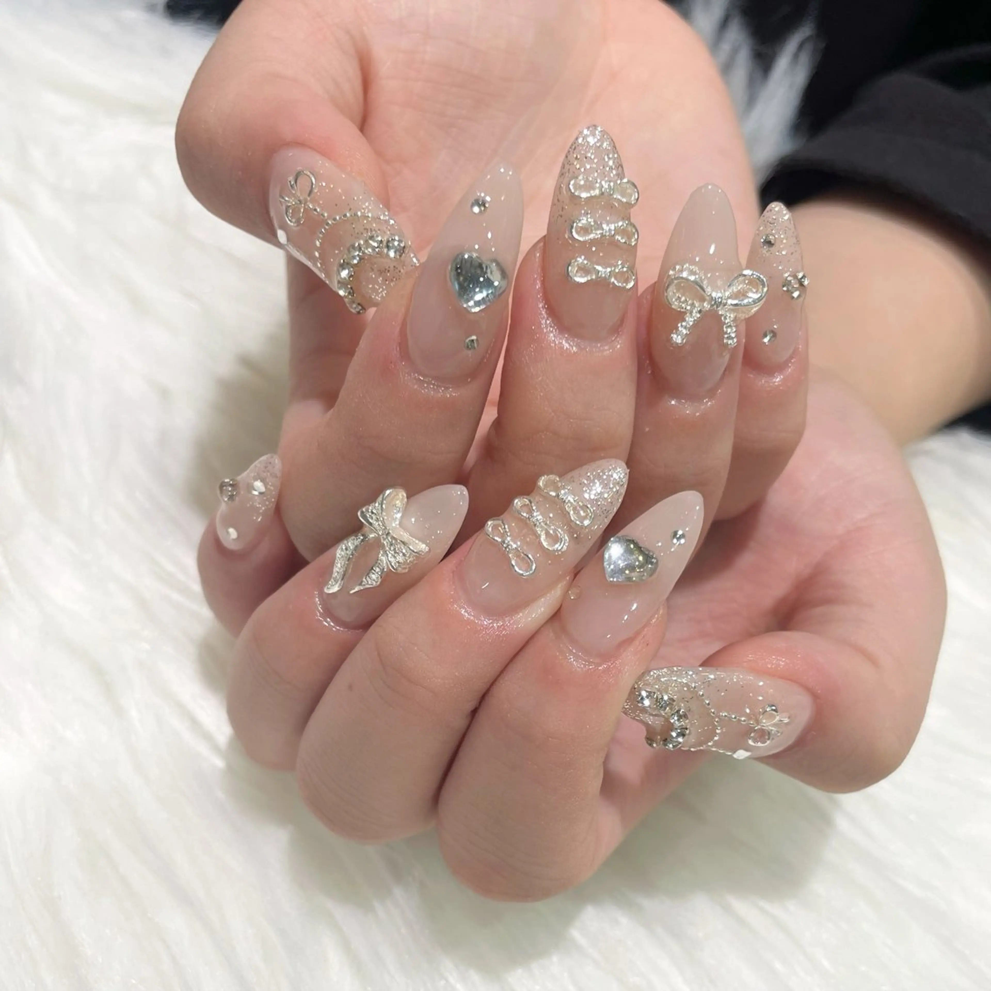 ネイル キラキラネイル リボン ハンドネイル jujur HARUKA🌸のネイルデザイン