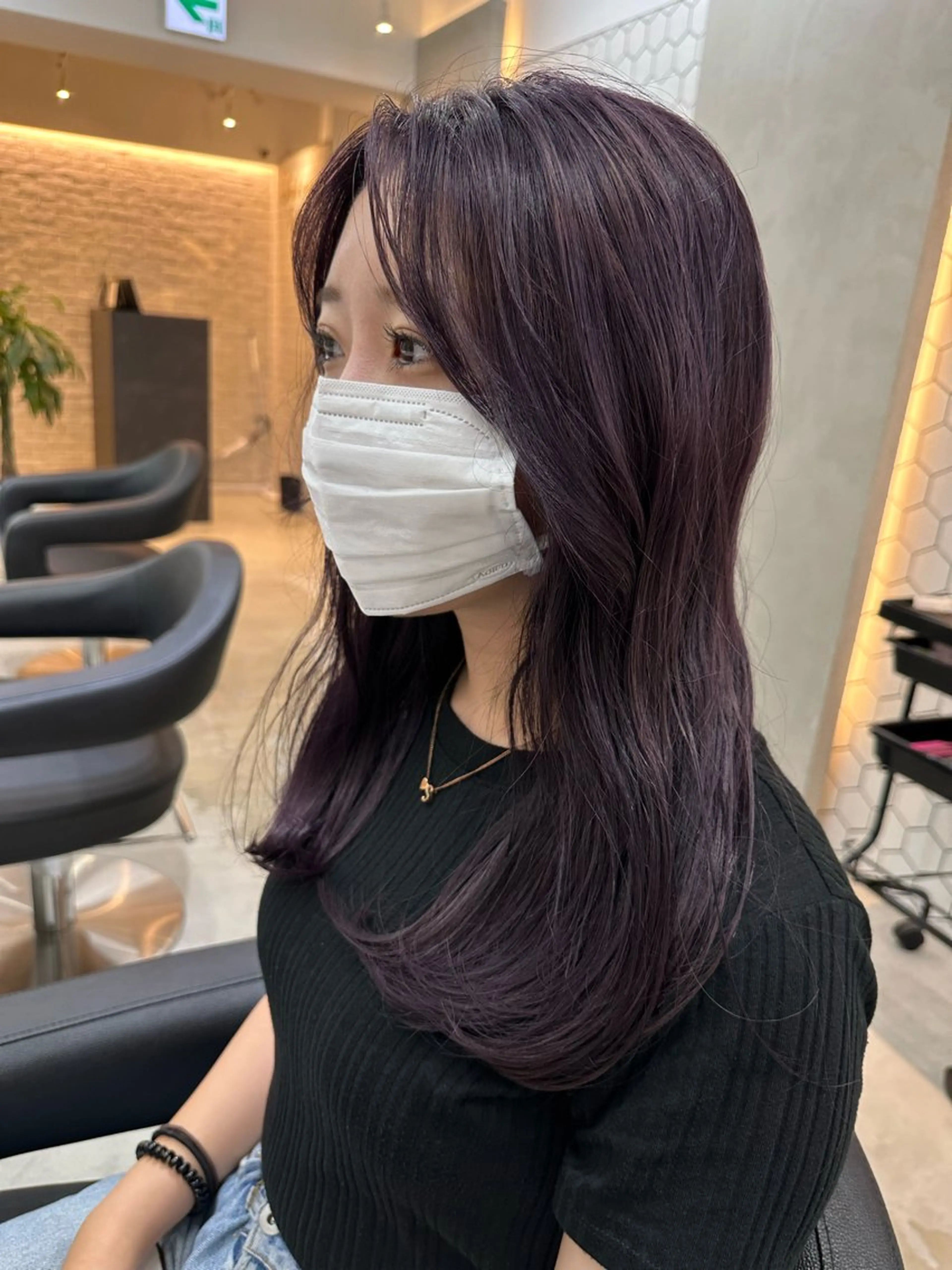 セミロング カラー ブリーチ ディープパープル パープルカラー レイヤー 顔周り グレージュ/添田晃基のヘアスタイル
