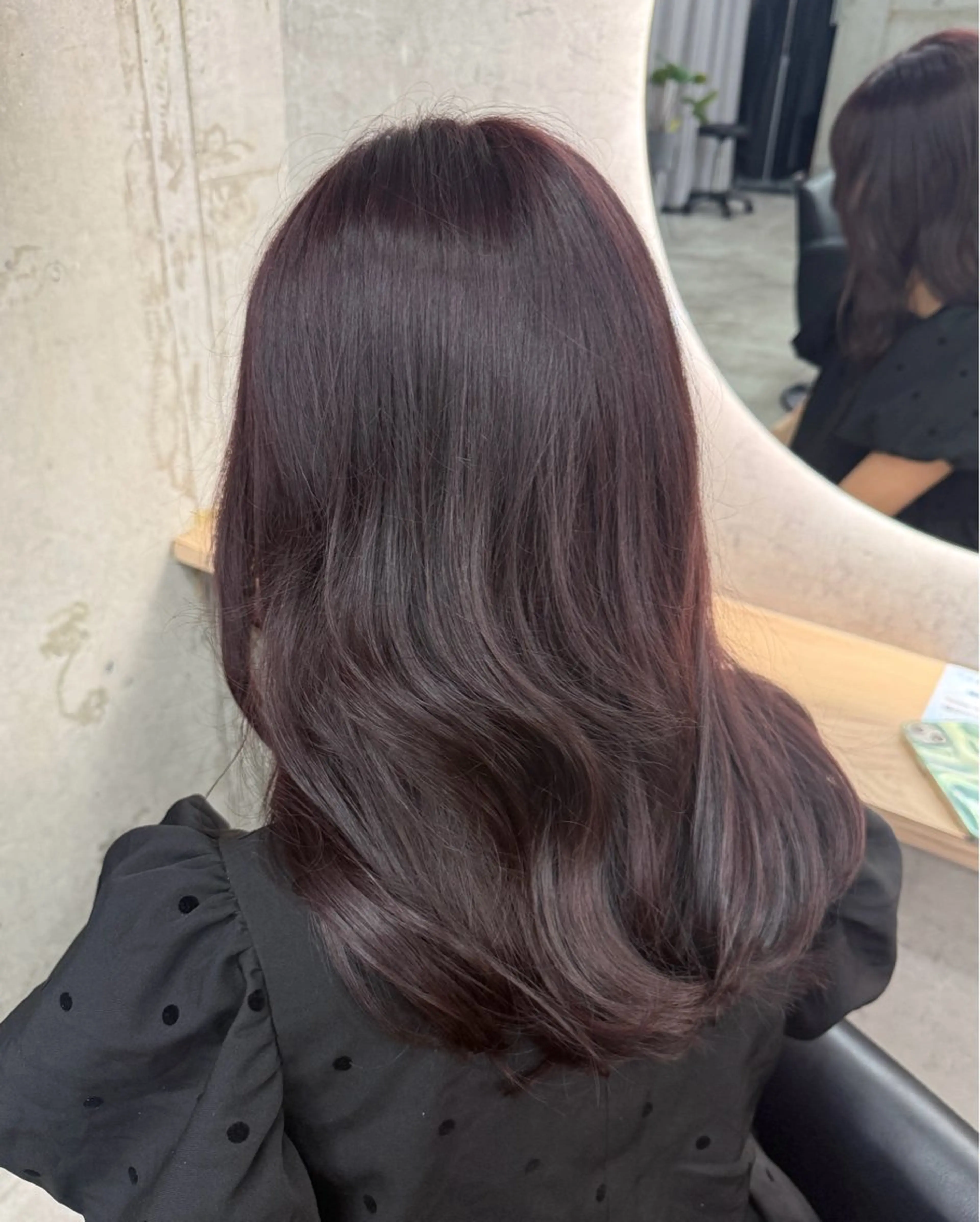 ミディアム カラー ブリーチ ボルドーカラー 透明感カラー ブリーチなしカラー トリートメント ヘアカラー トリートメント 秋山 七海のヘアスタイル