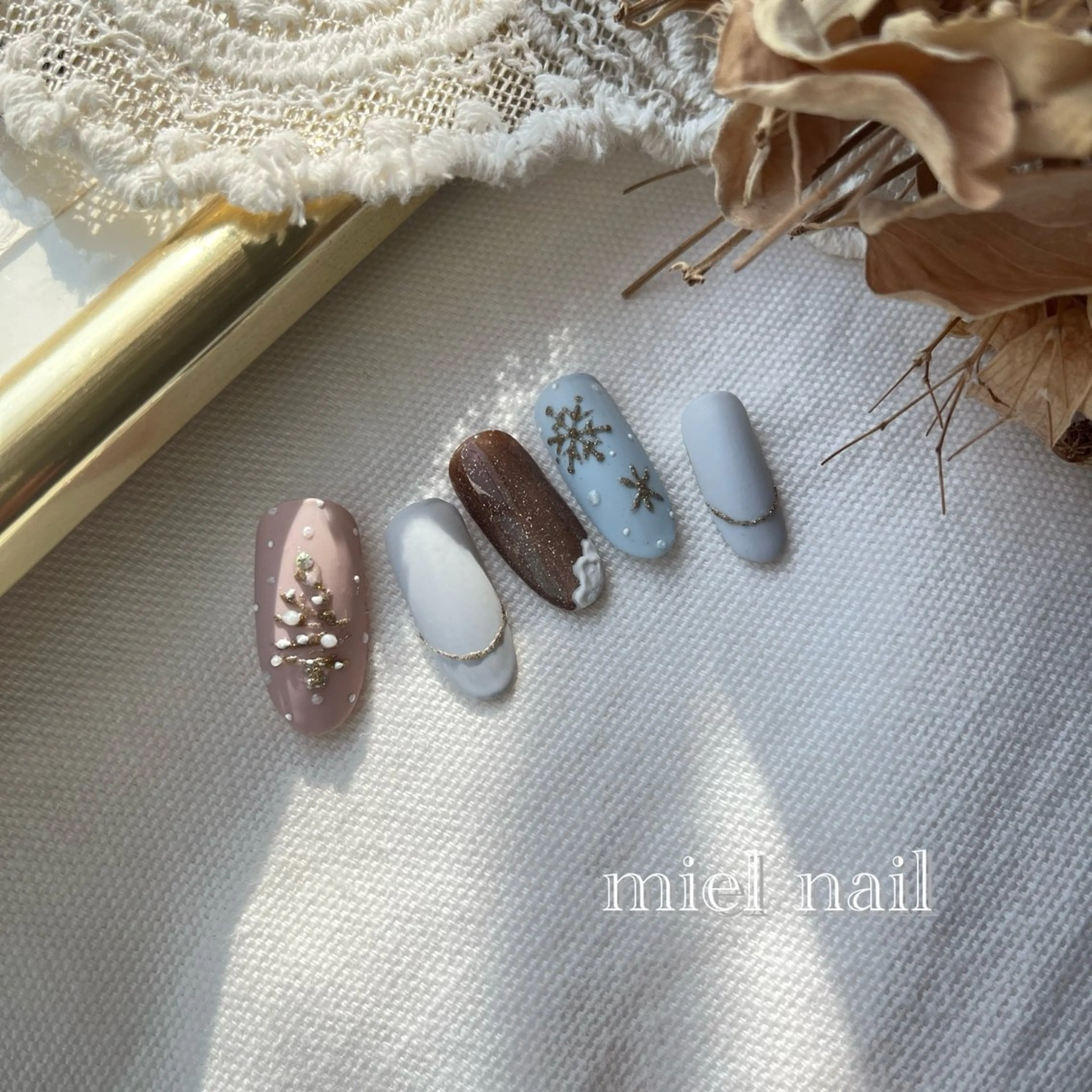 ネイル マグネットネイル マットネイル 冬ネイル クリスマス ハンドネイル miel nailのネイルデザイン