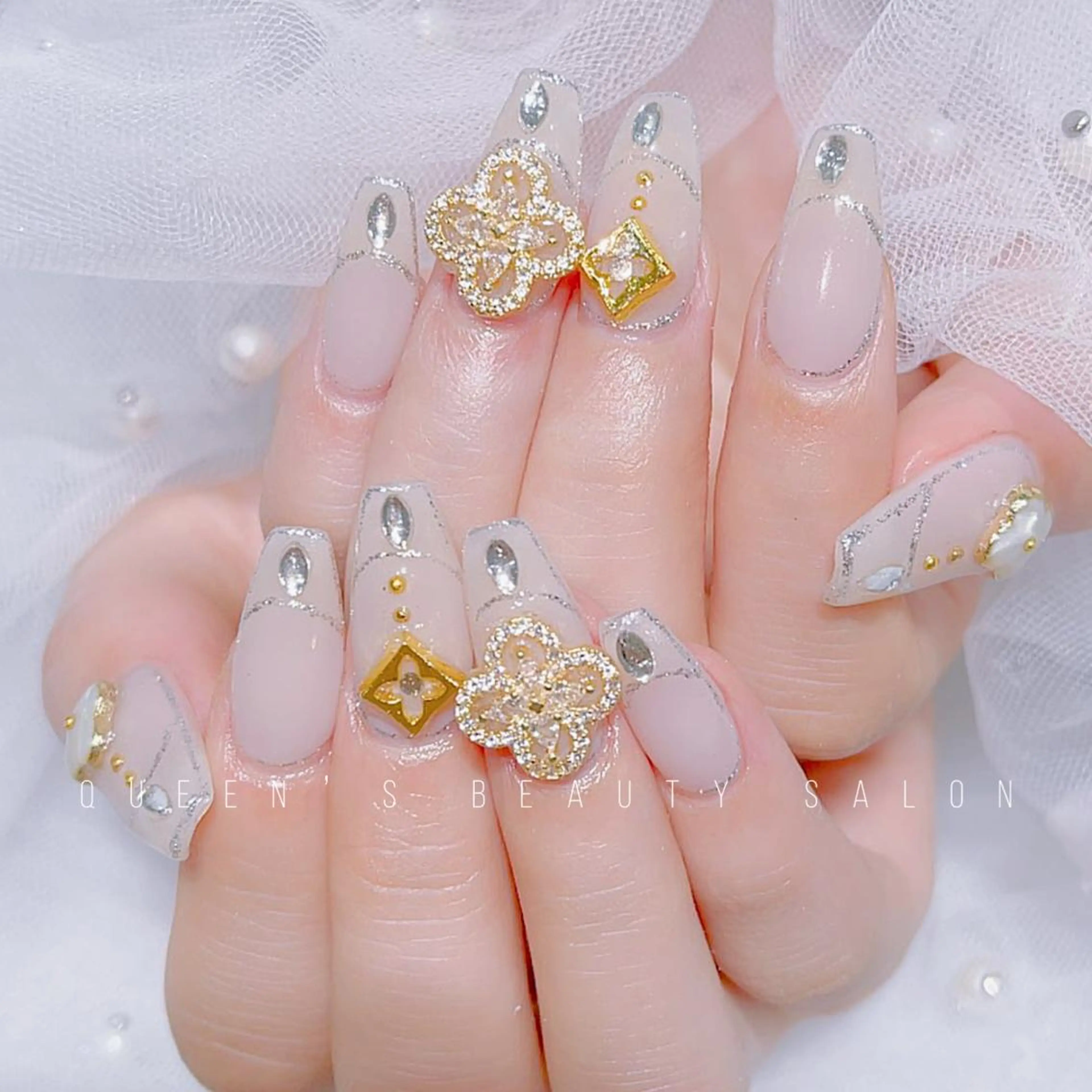 ネイル ハンドネイル Queens みなみのネイルデザイン