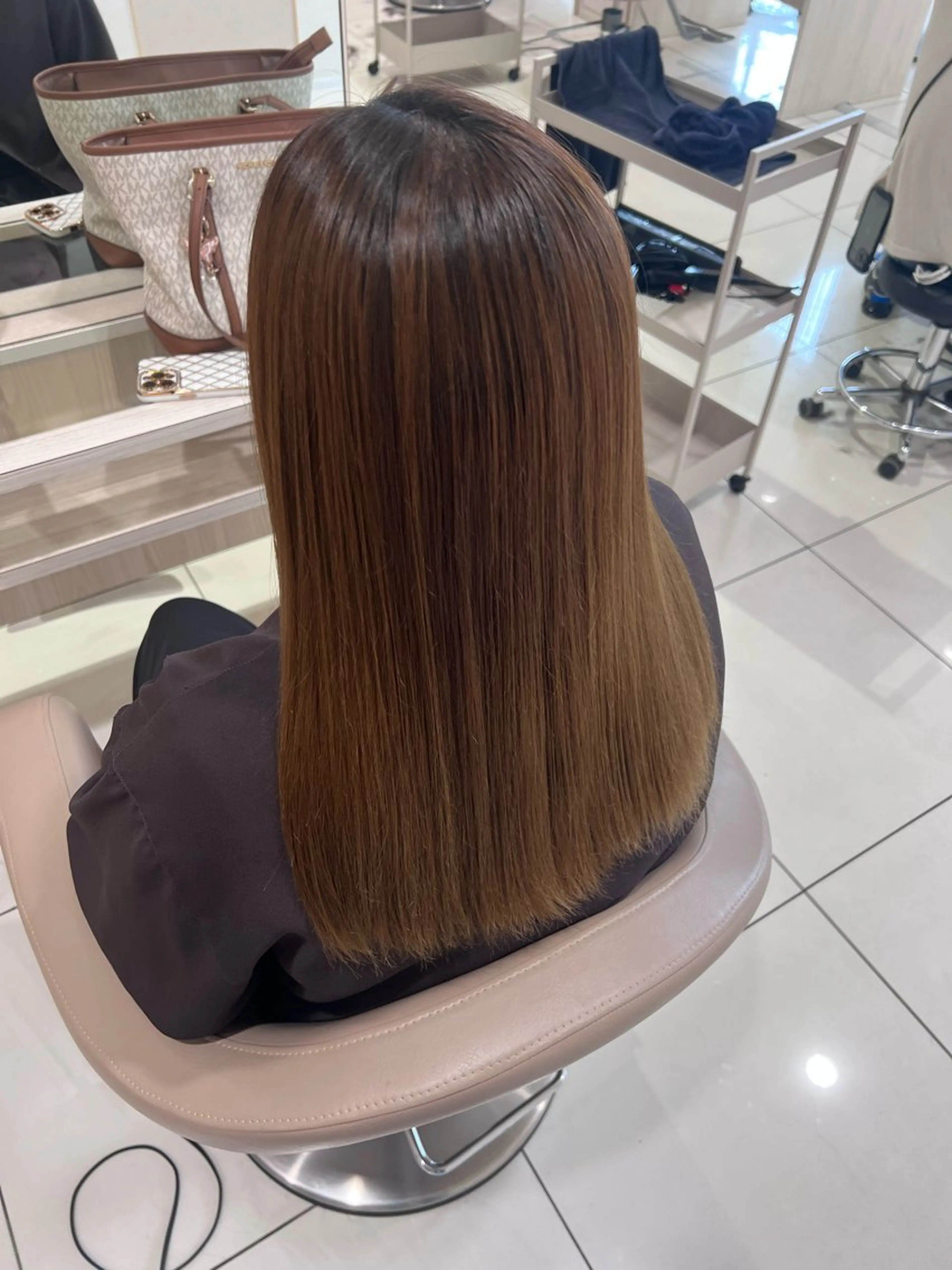 ロング カット ヘアカラー 近藤 愛のヘアスタイル