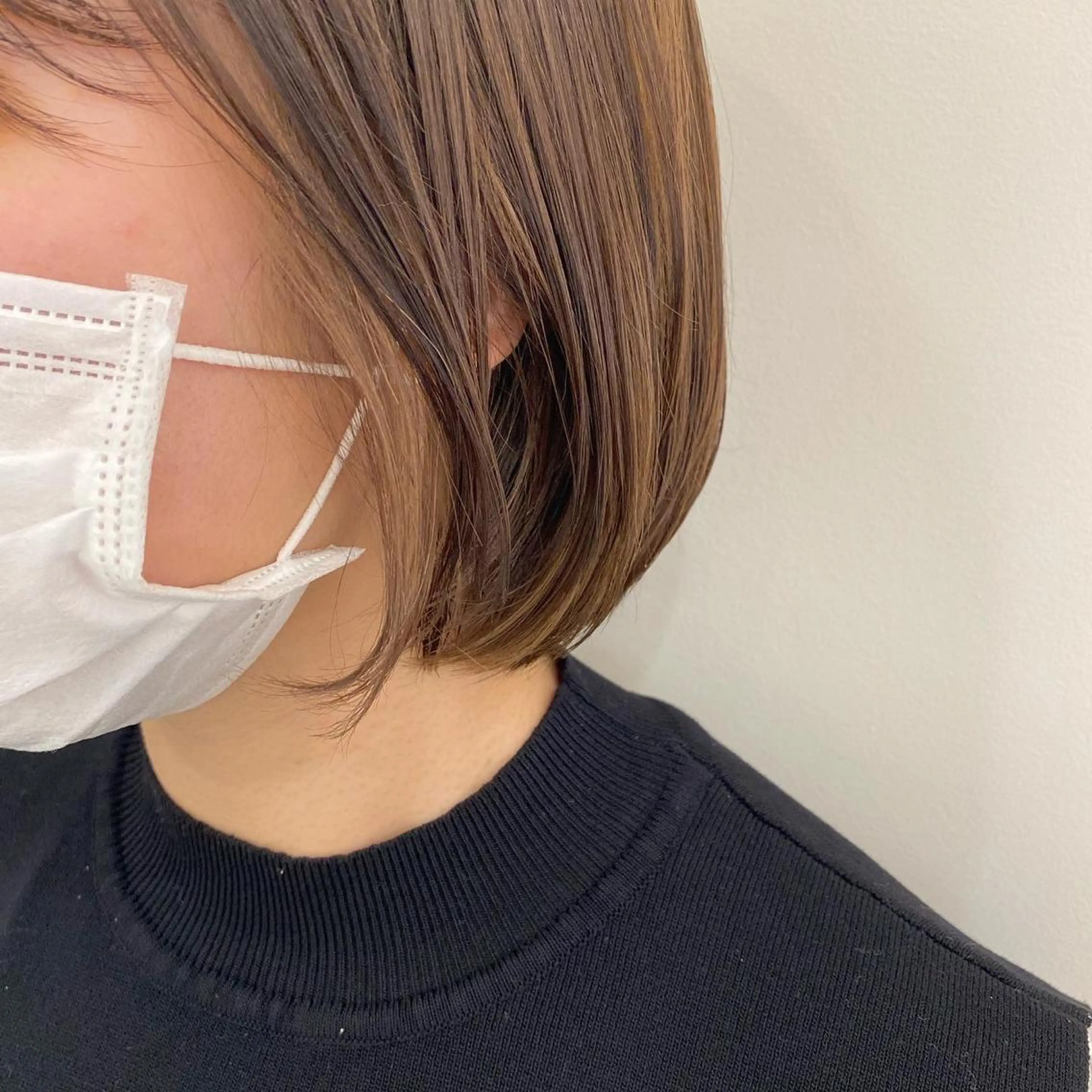 ショート カラー ベージュカラー インナーカラー ボブ カット ヘアカラー トリートメント プレイングカラー🤍 細めハイライトのヘアスタイル