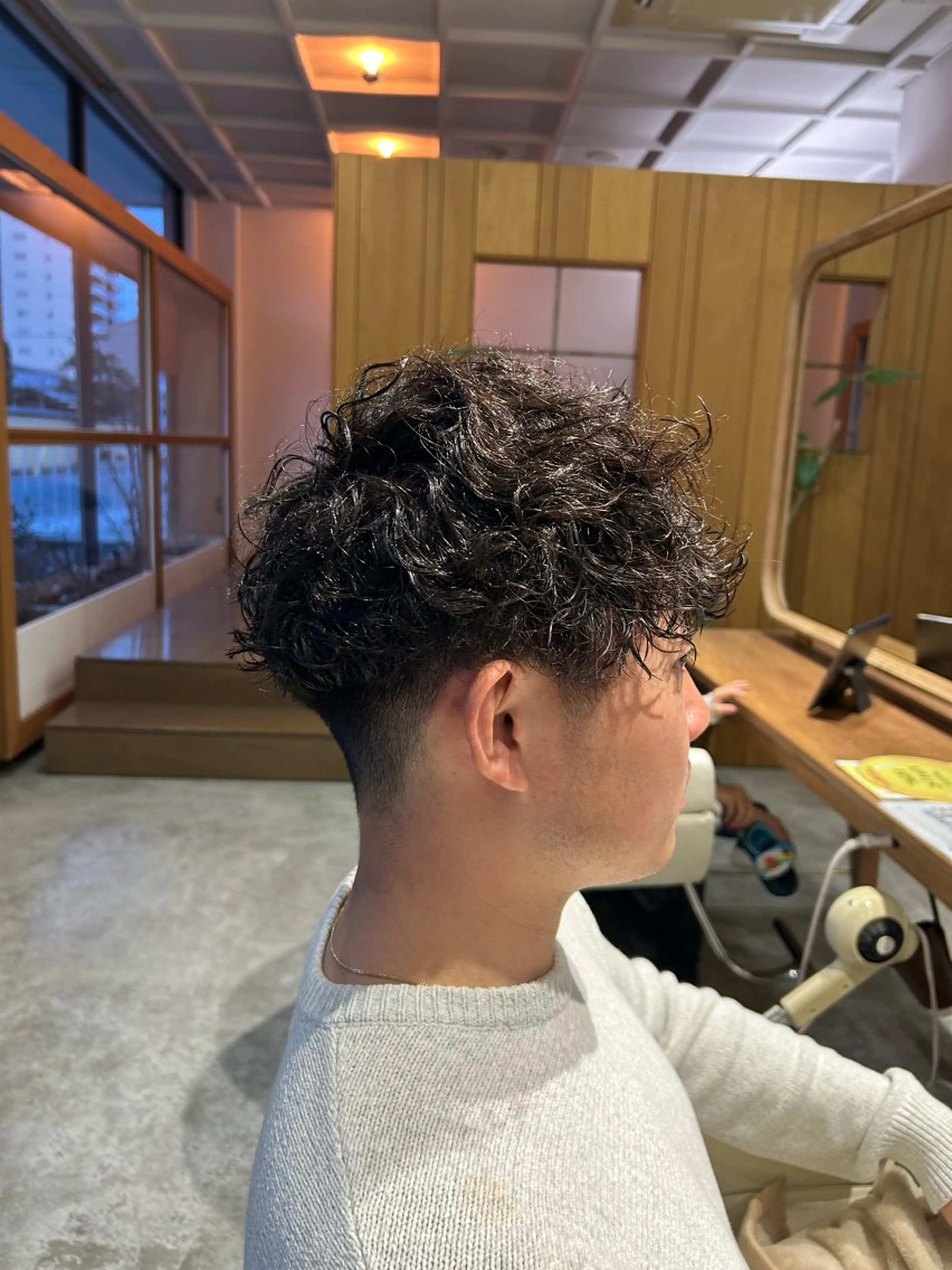 ショート パーマ メンズ メンズパーマ 波巻きパーマ カット パーマ 佐藤悠生/ メンズカット．パーマのヘアスタイル