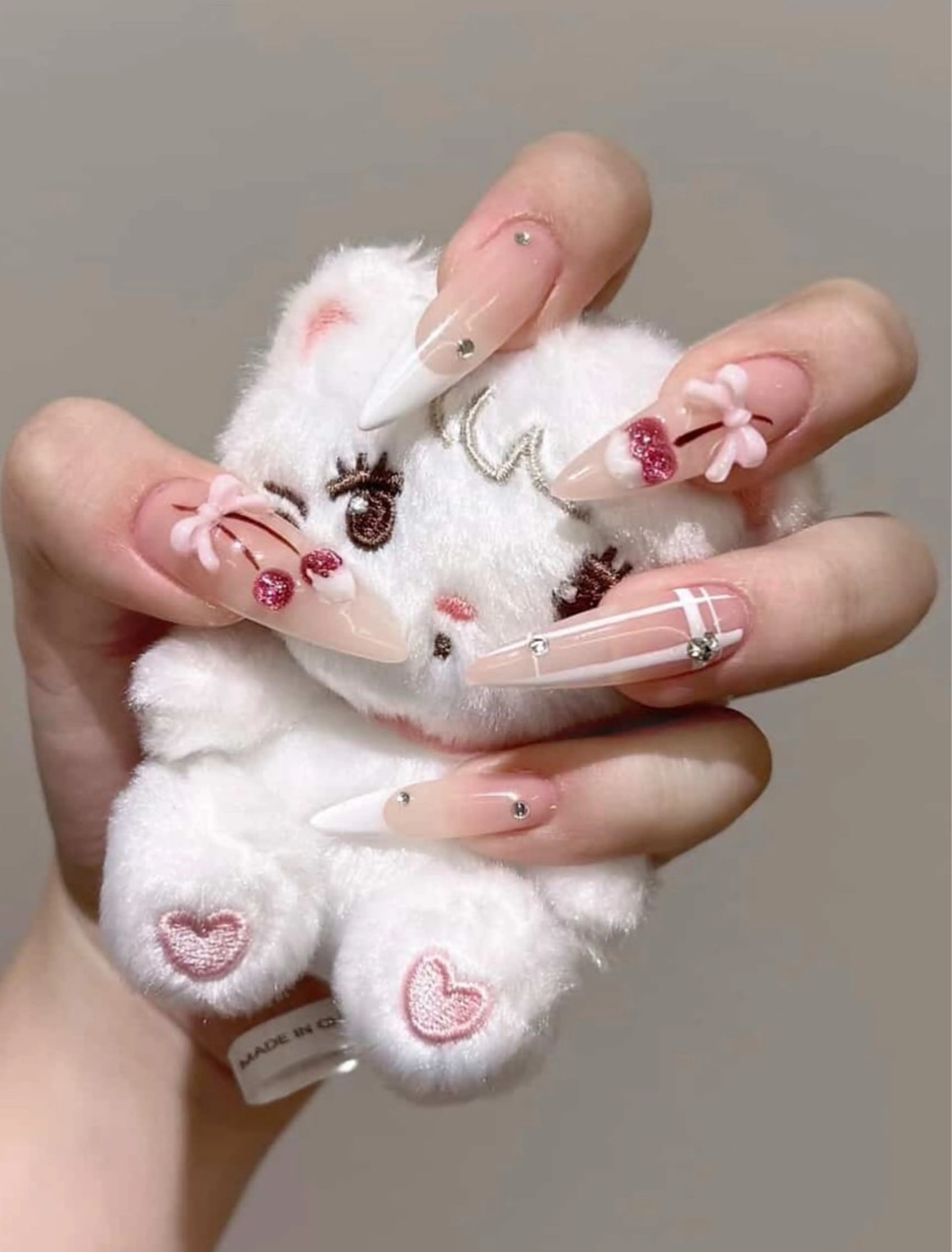 ネイル アニマル柄 オーロラネイル チークネイル フラッシュネイル ジェルネイル ハンドネイル Lina所属・Hina 池袋 長だしチップ専門店のネイルデザイン