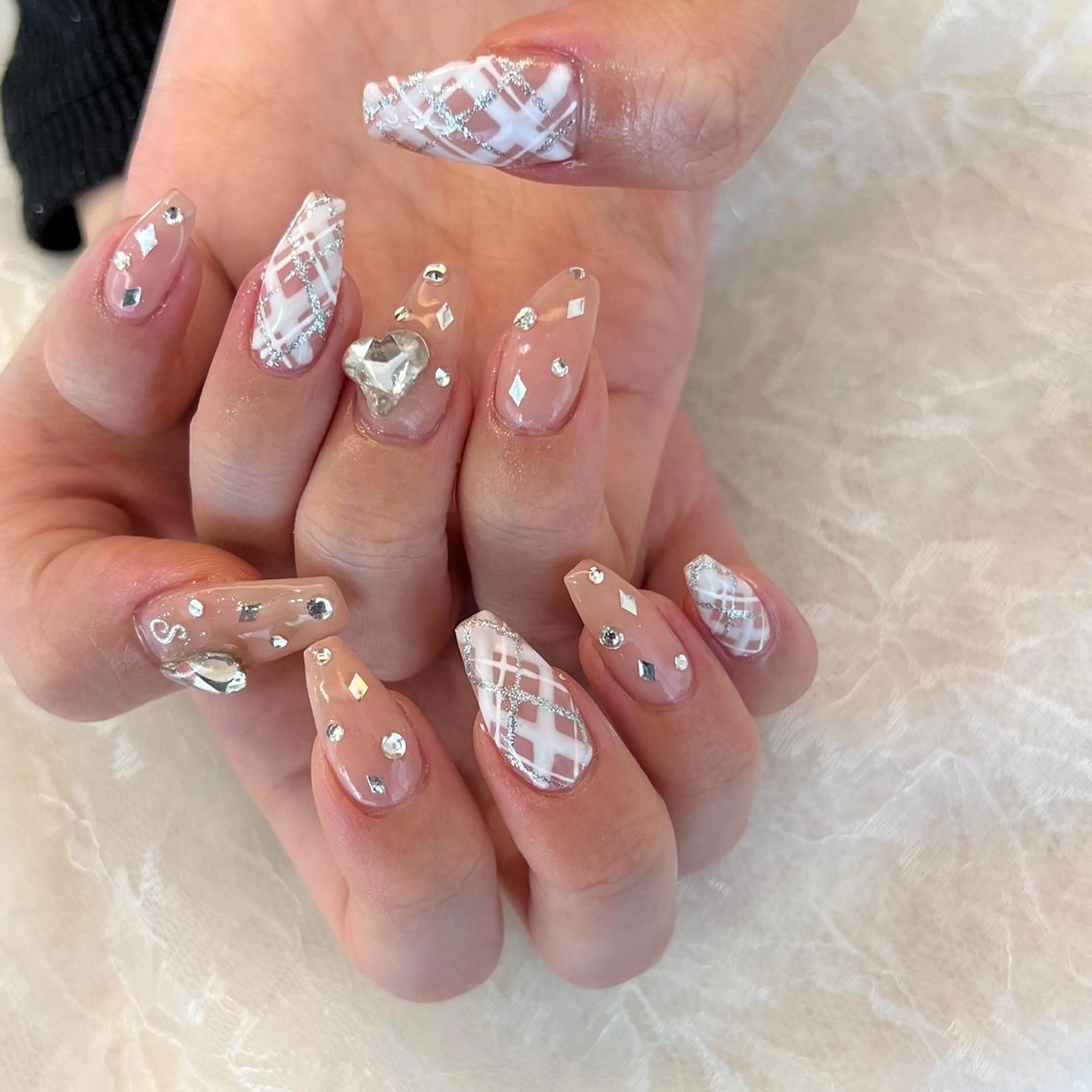 ネイル ハンドネイル 河野 弥月のネイルデザイン