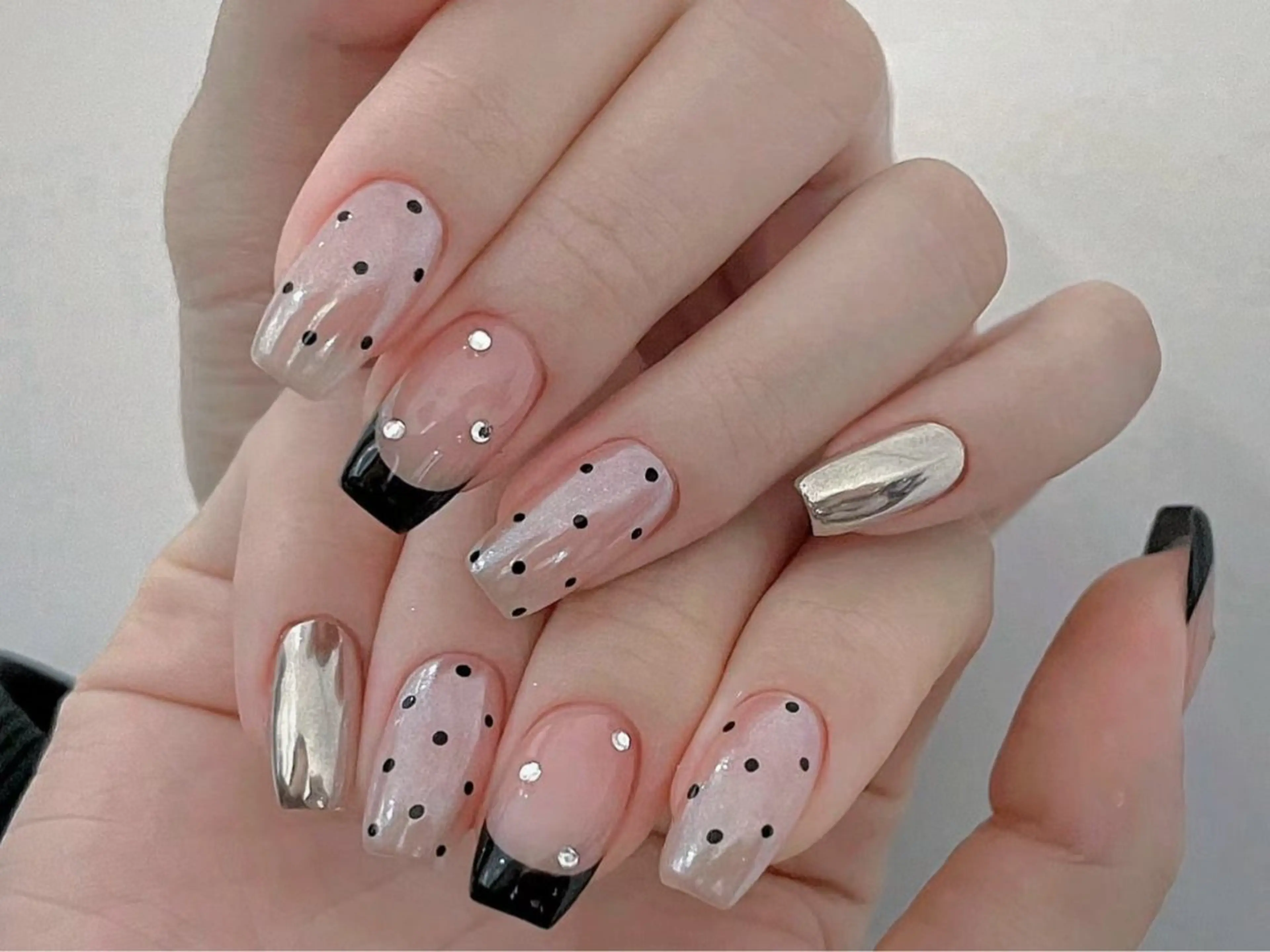 ミディアム ハンドネイル ELIA【エリア】 nailsalonのネイルデザイン