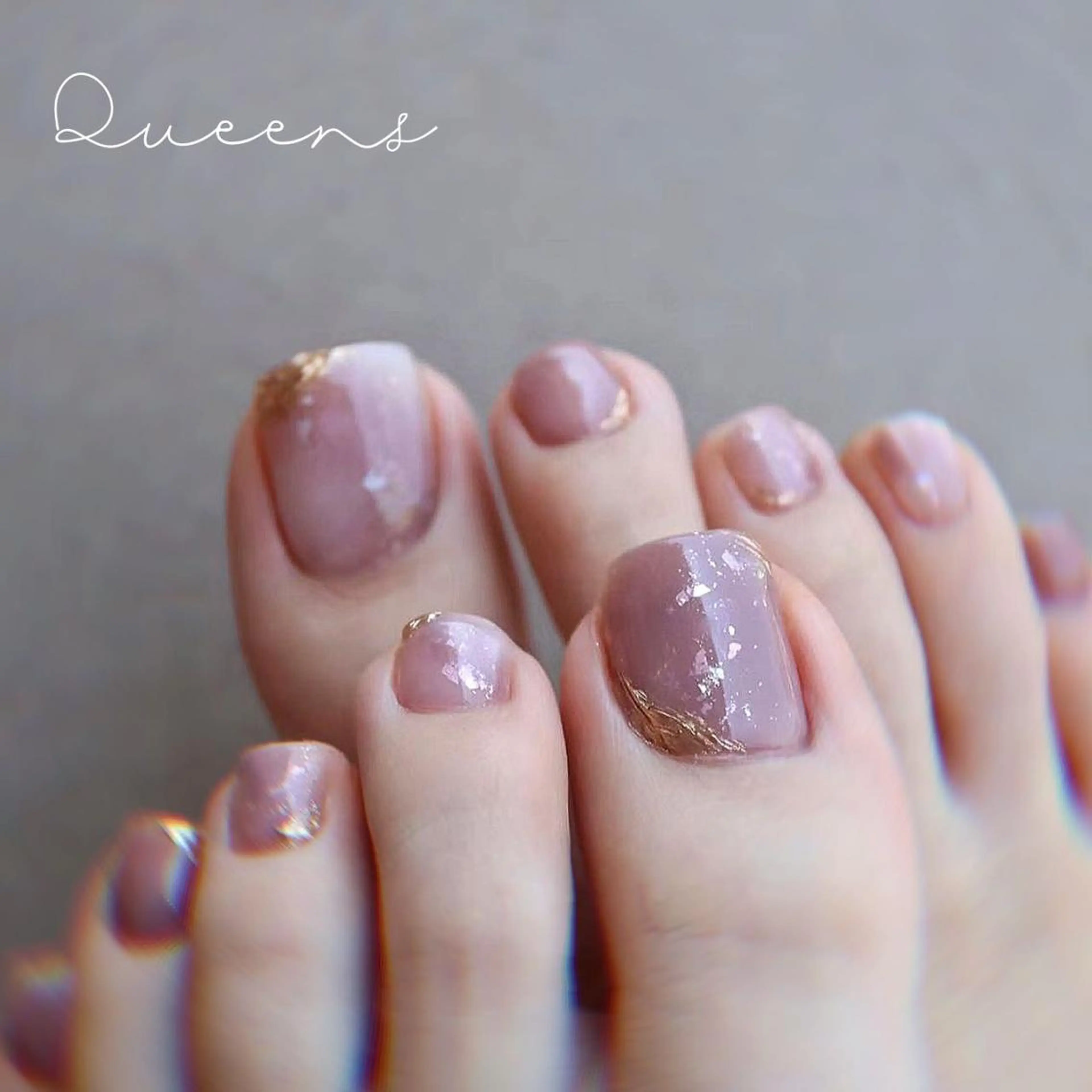 ネイル フットネイル Queens PUPUのネイルデザイン
