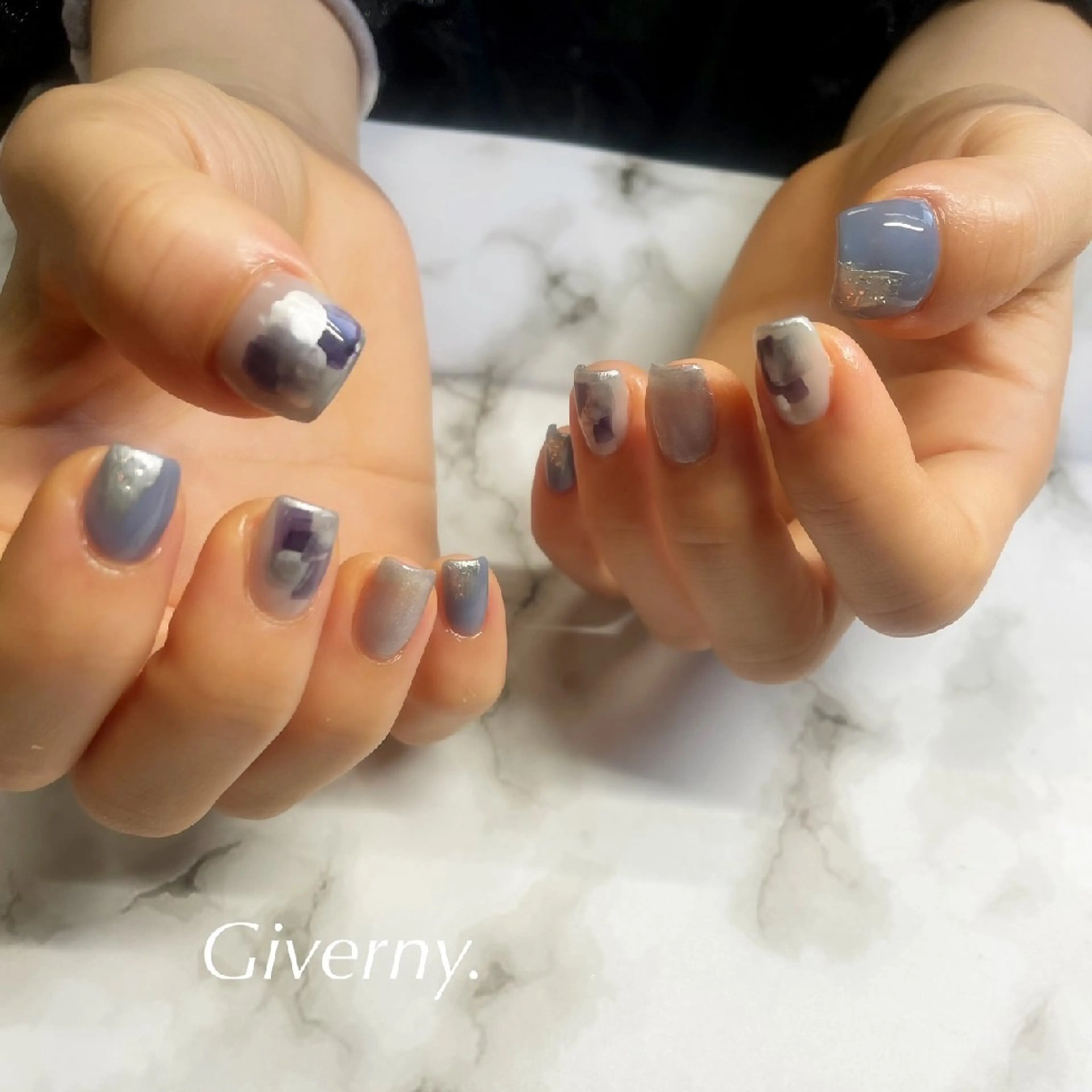 ネイル マグネットネイル ニュアンスネイル ハンドネイル Giverny .のネイルデザイン