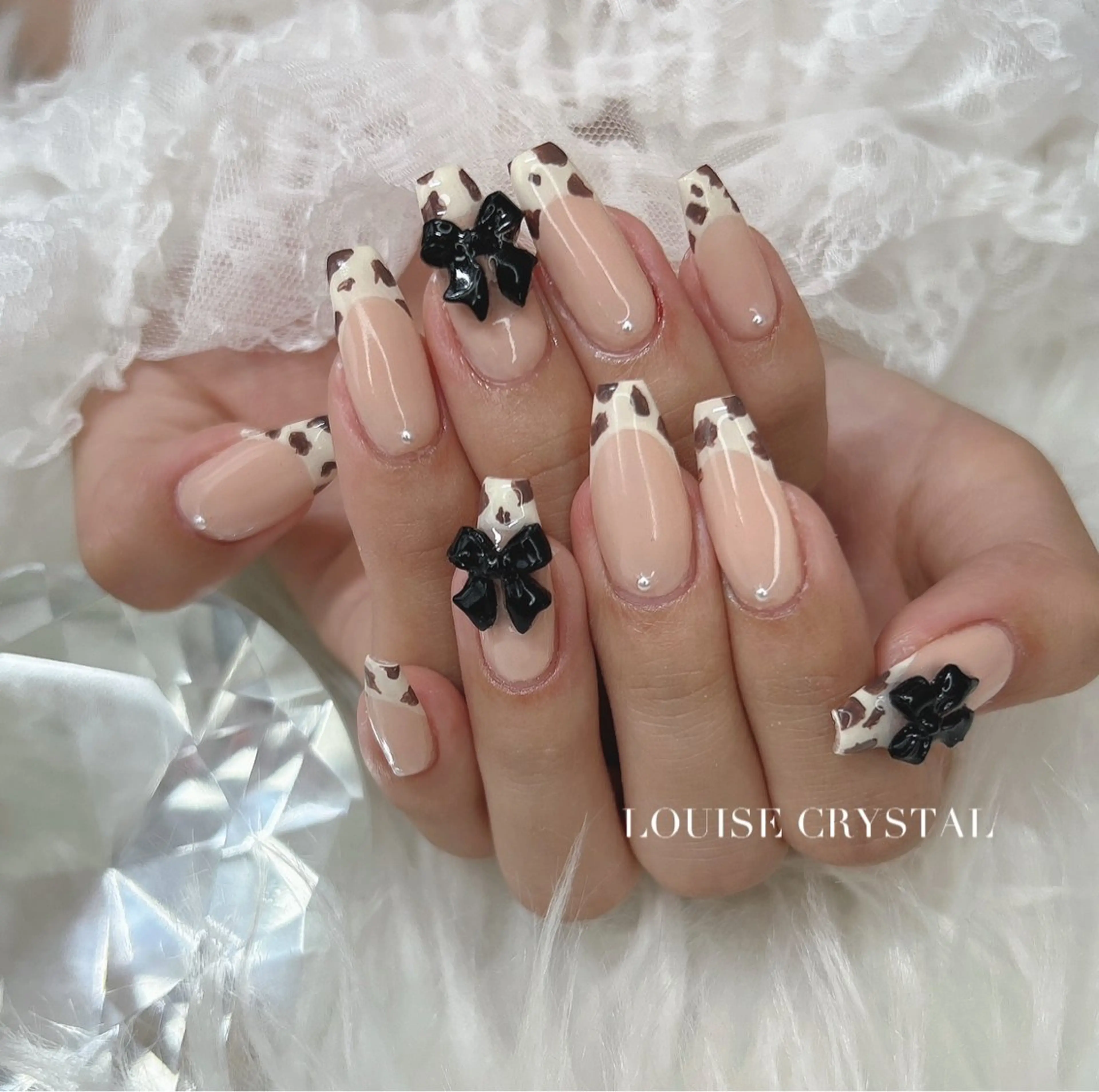 ネイル ハンドネイル LOUISE CRYSTALのネイルデザイン