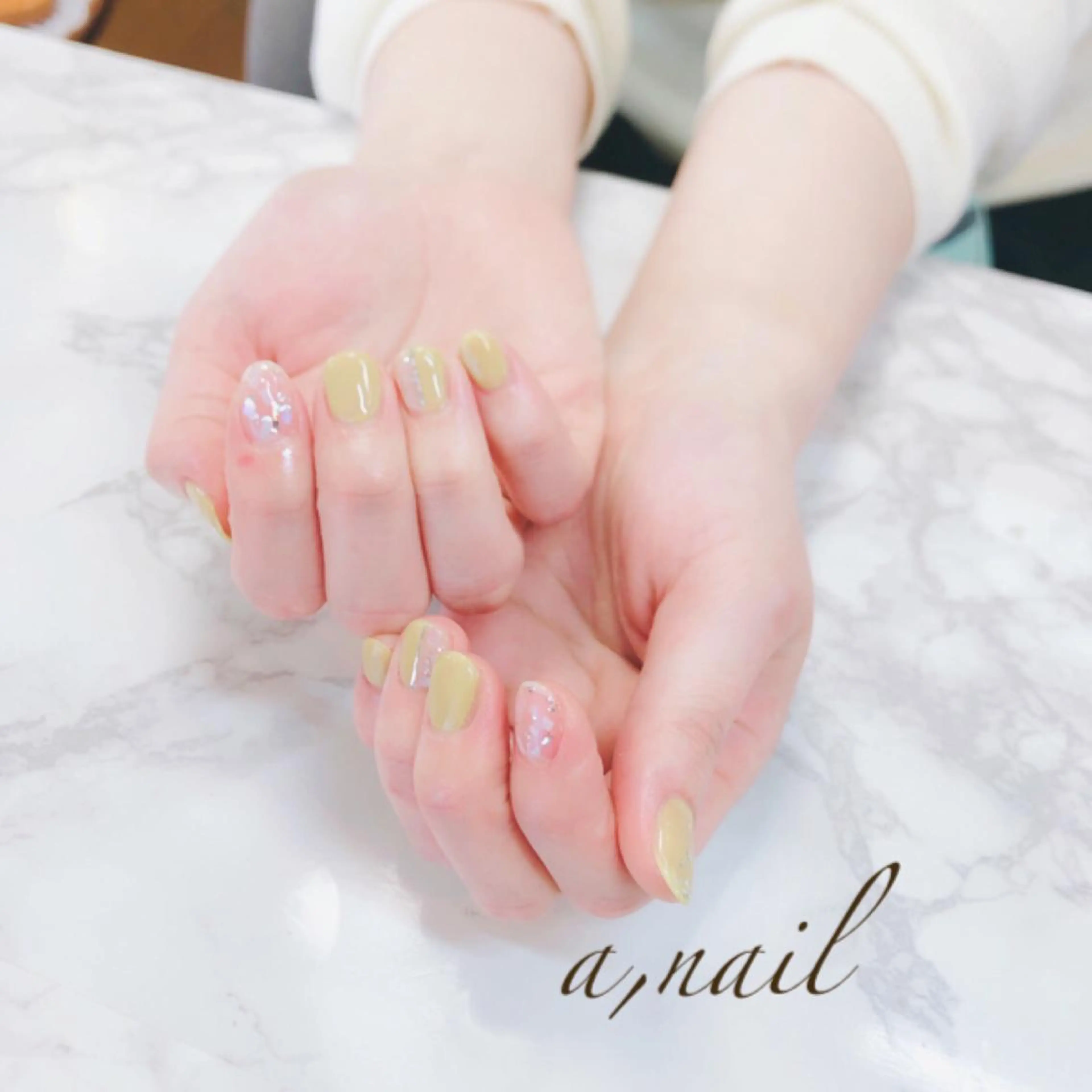 ネイル クリアネイル フットネイル ジェルネイル グラデーション ニュアンスネイル ハンドネイル ネイルサロン エーネイルのネイルデザイン