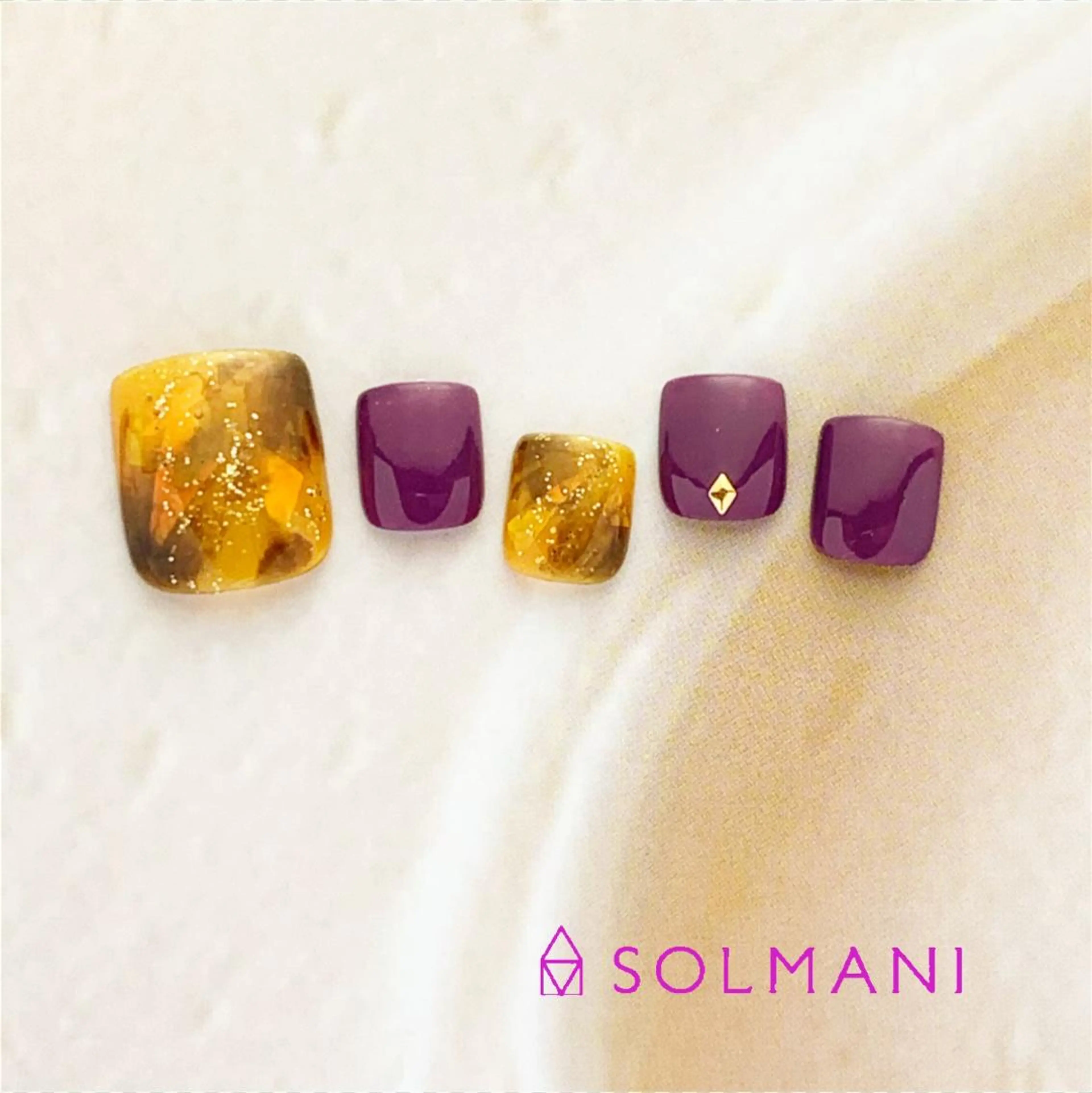 ネイル べっ甲ネイル フットネイル SOLMANI 予約担当のネイルデザイン