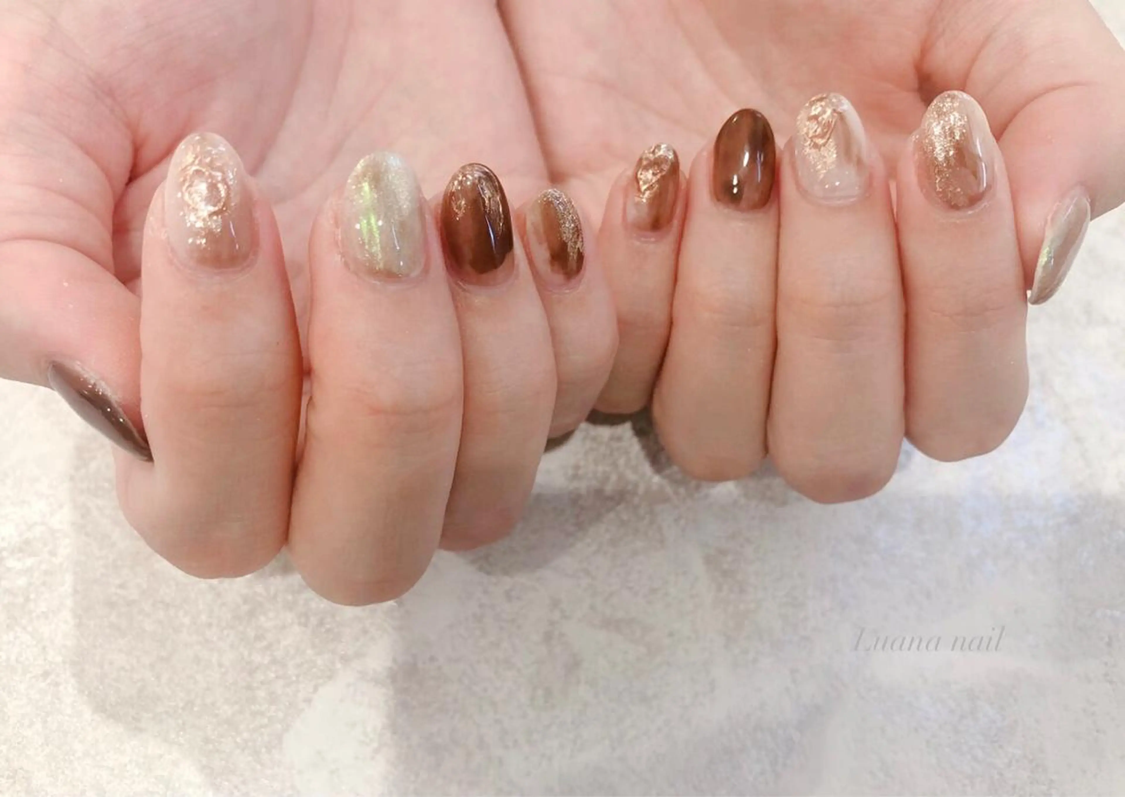 ミディアム キッズ ネイル オーロラネイル ミラーネイル ニュアンスネイル Luana nail (ルアナネイル)のネイルデザイン