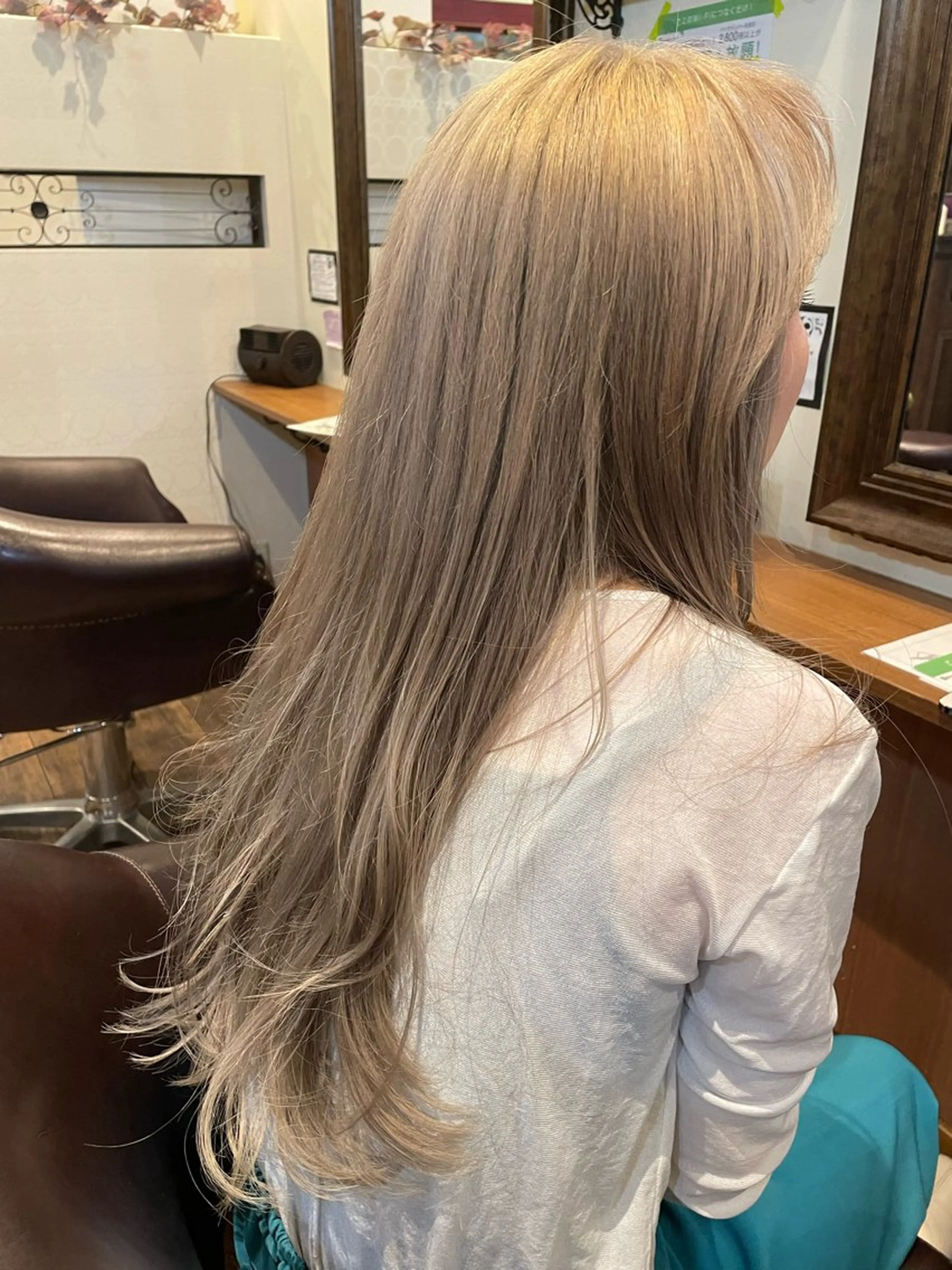 ロング ヘアカラー ユニカバイミリー MISAKI🫧のヘアスタイル
