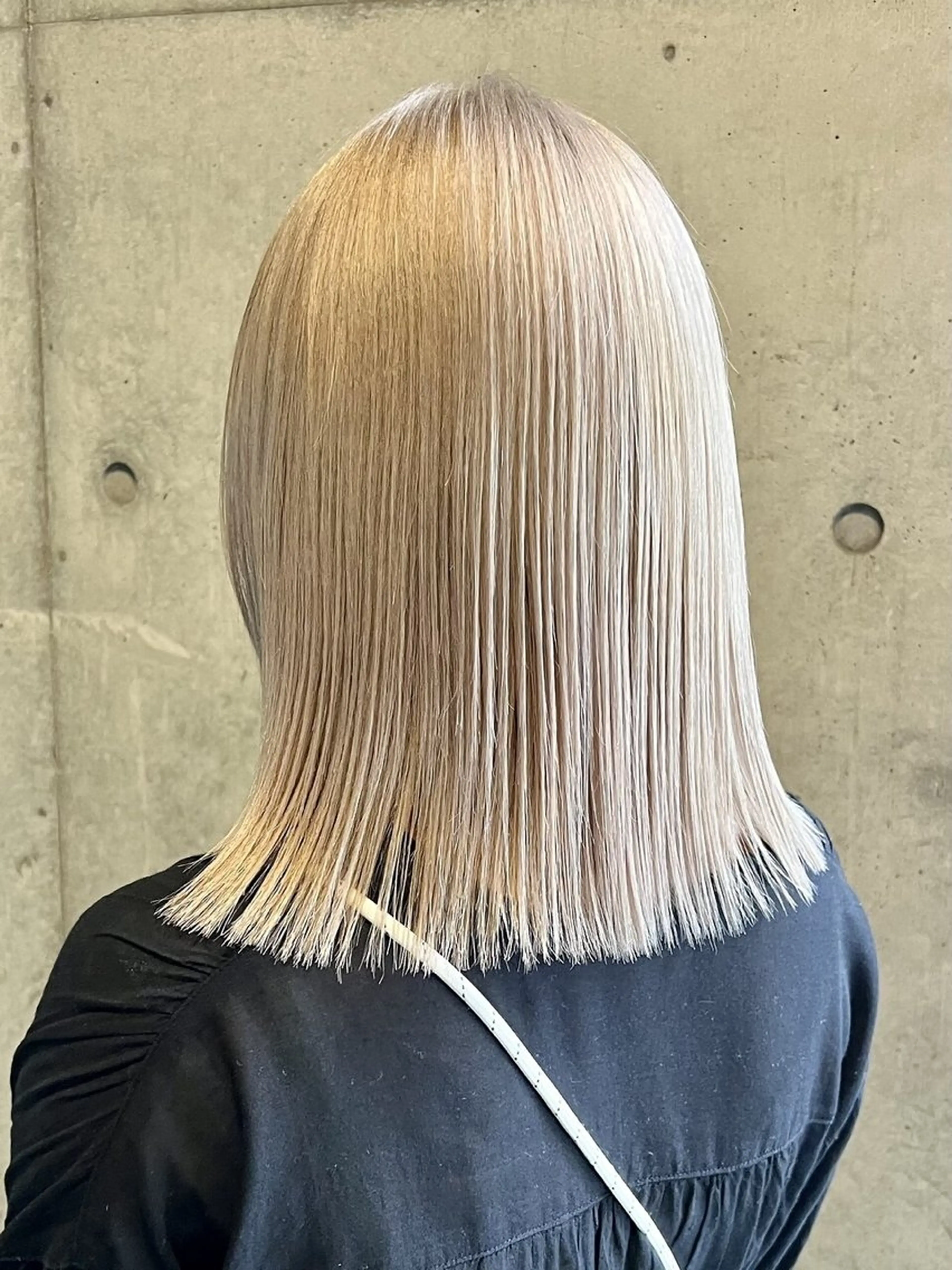 ミディアム カラー ベージュカラー ホワイトベージュ BEAT  S所属・BEAT S (Sara)のヘアスタイル