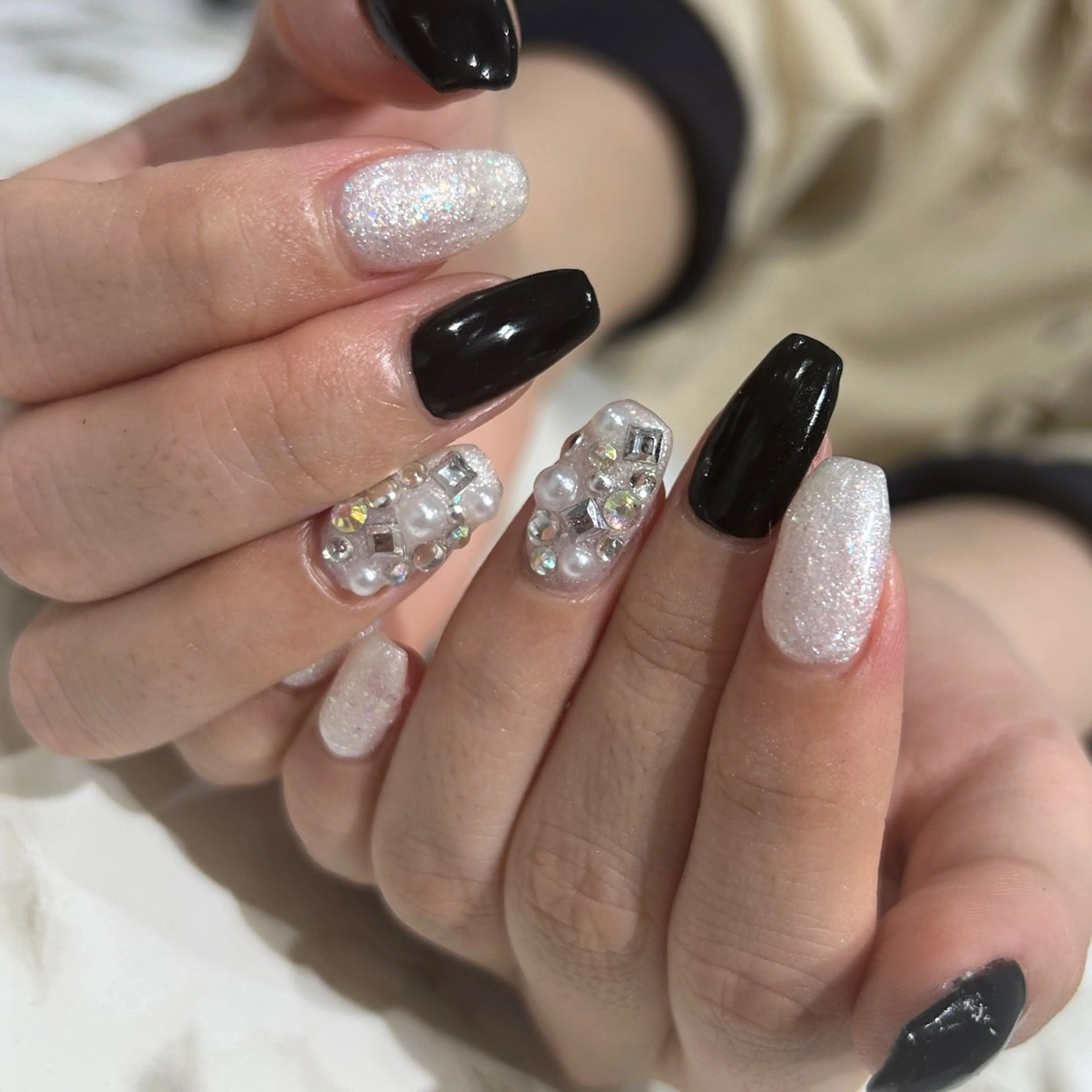 【ストーン埋めつくしネイル/オフあり】定番デザイン1番の写真