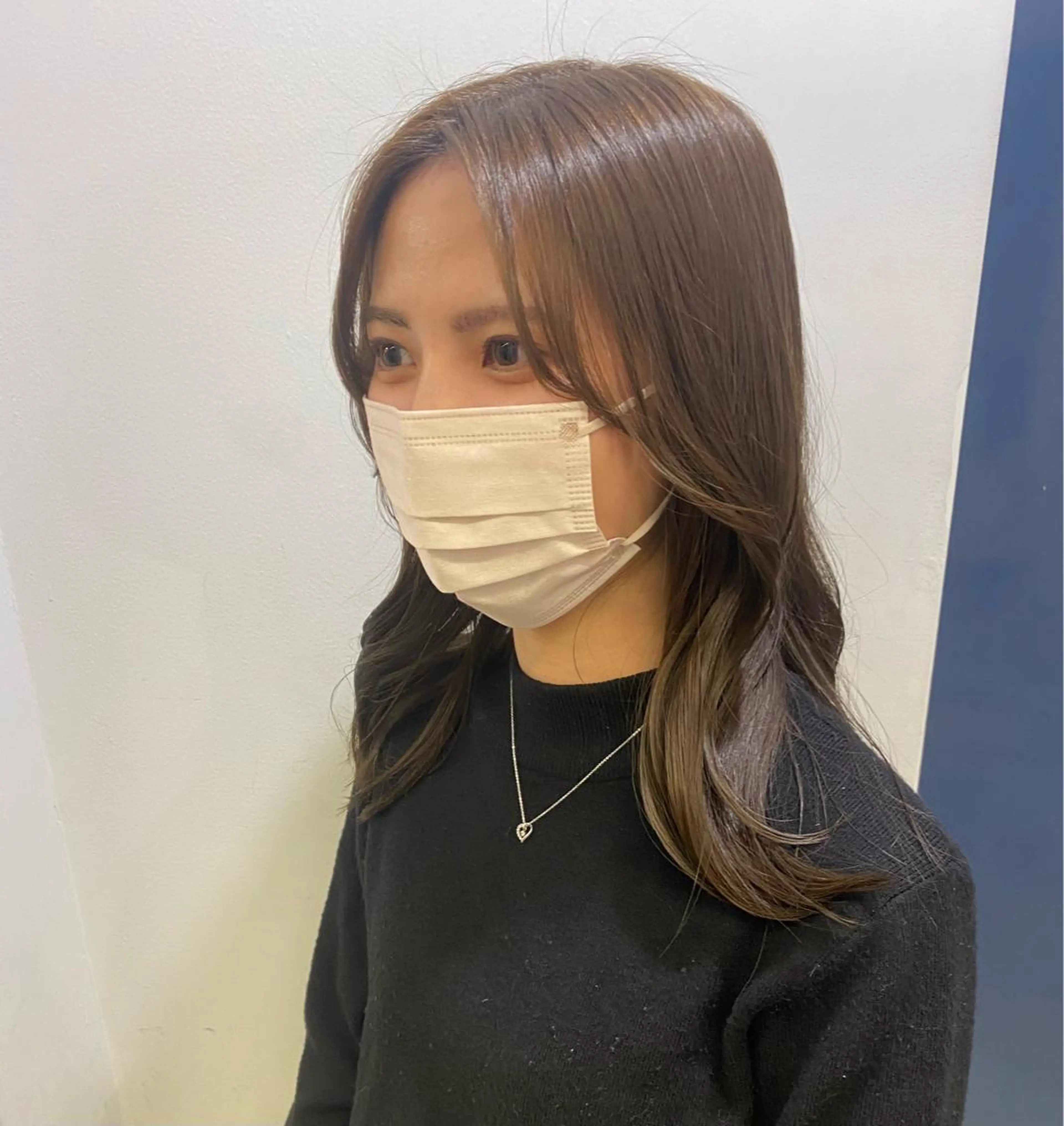 ロング ミルクティーベージュ outaのヘアスタイル