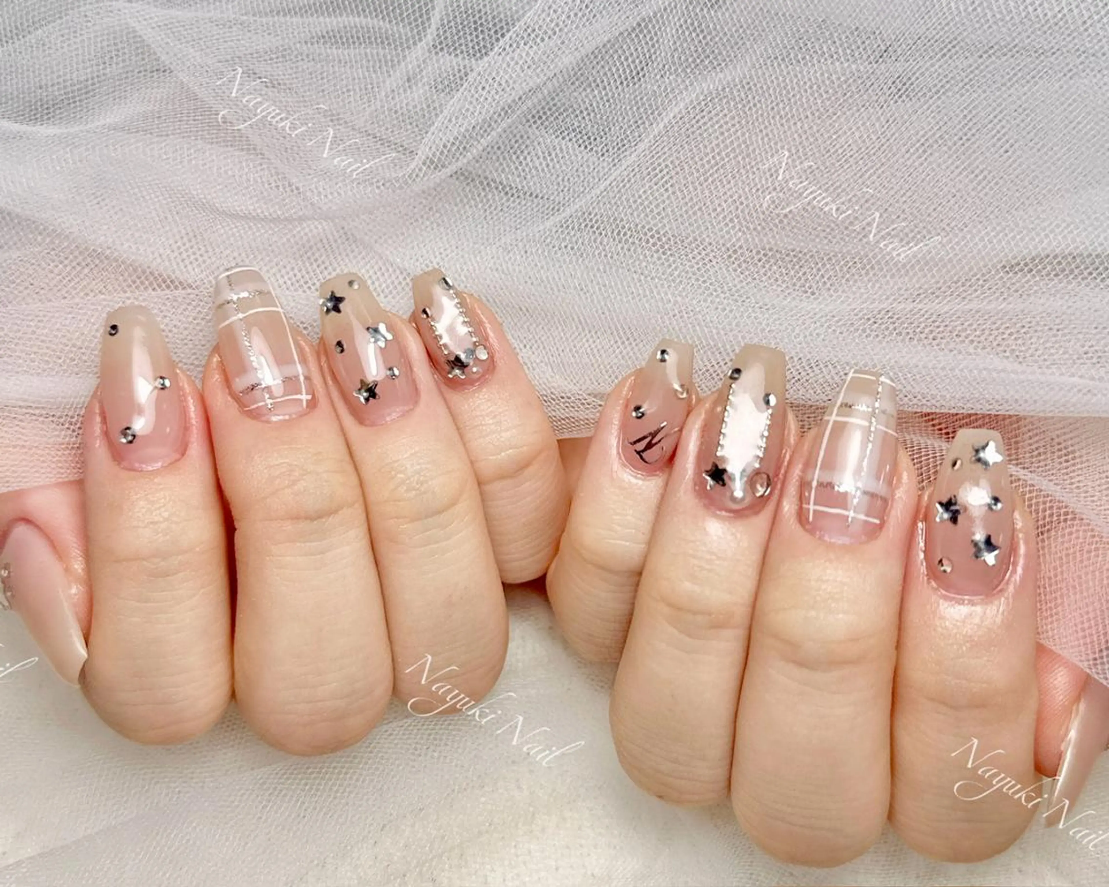 ネイル 🦋 Queenieのネイルデザイン