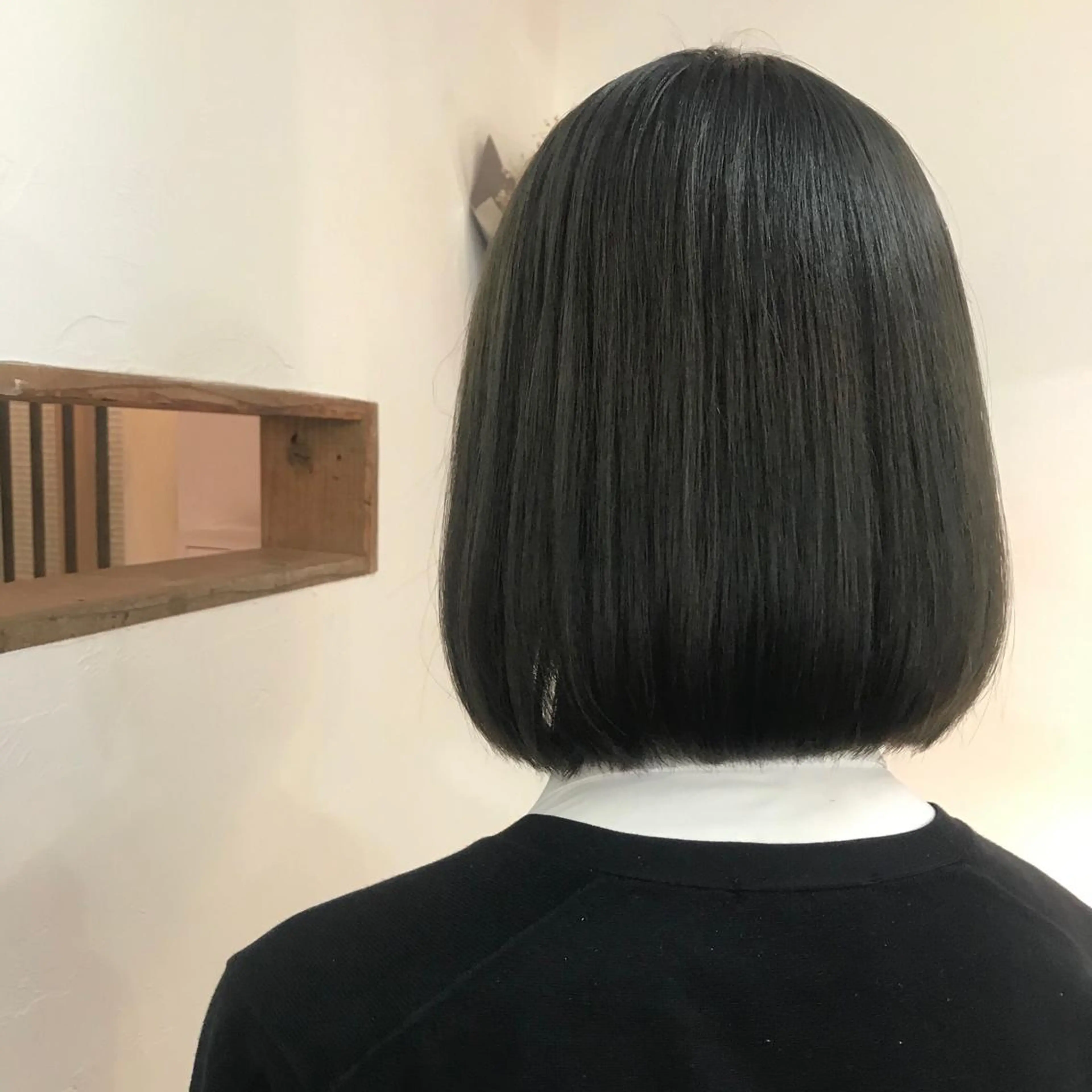 ミディアム カラー ベージュカラー ブリーチ オリーブベージュ 髪質改善☀️ miho☀️のヘアスタイル