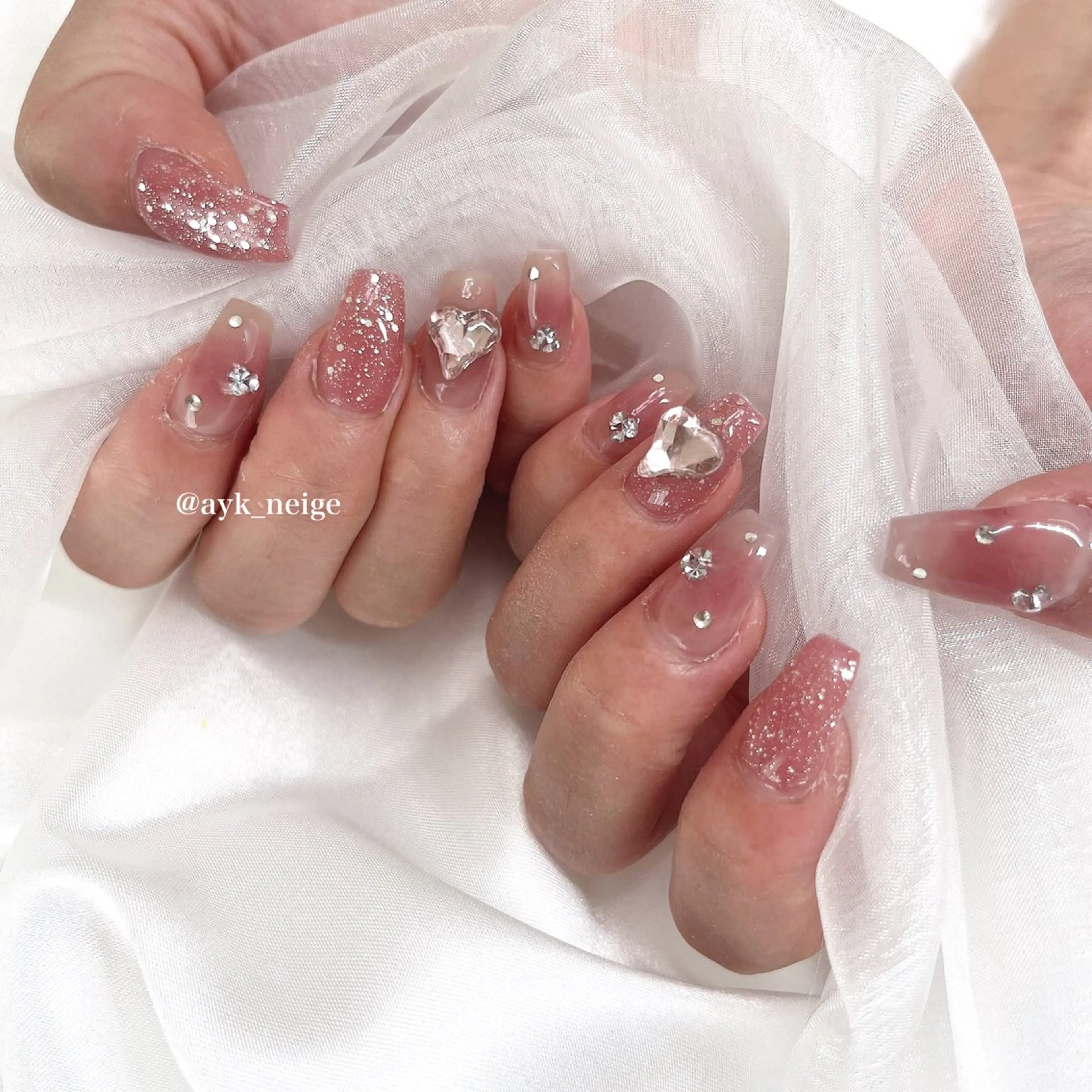 ネイル フットネイル フレンチネイル キラキラネイル 韓国ネイル マグネットネイル n'eige nail所属・大谷 綾香のネイルデザイン