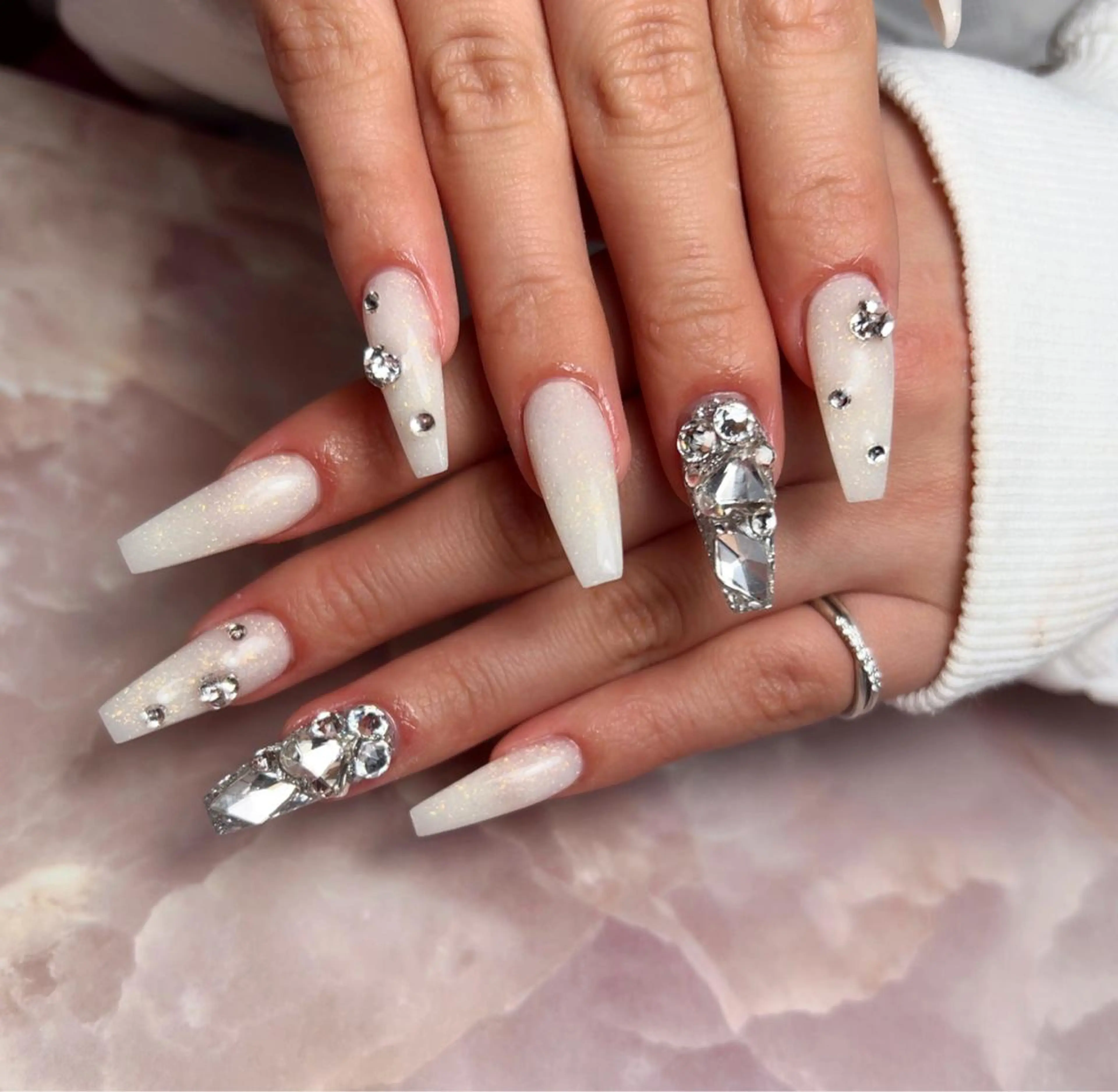 セミロング ネイル nail salon azuのネイルデザイン