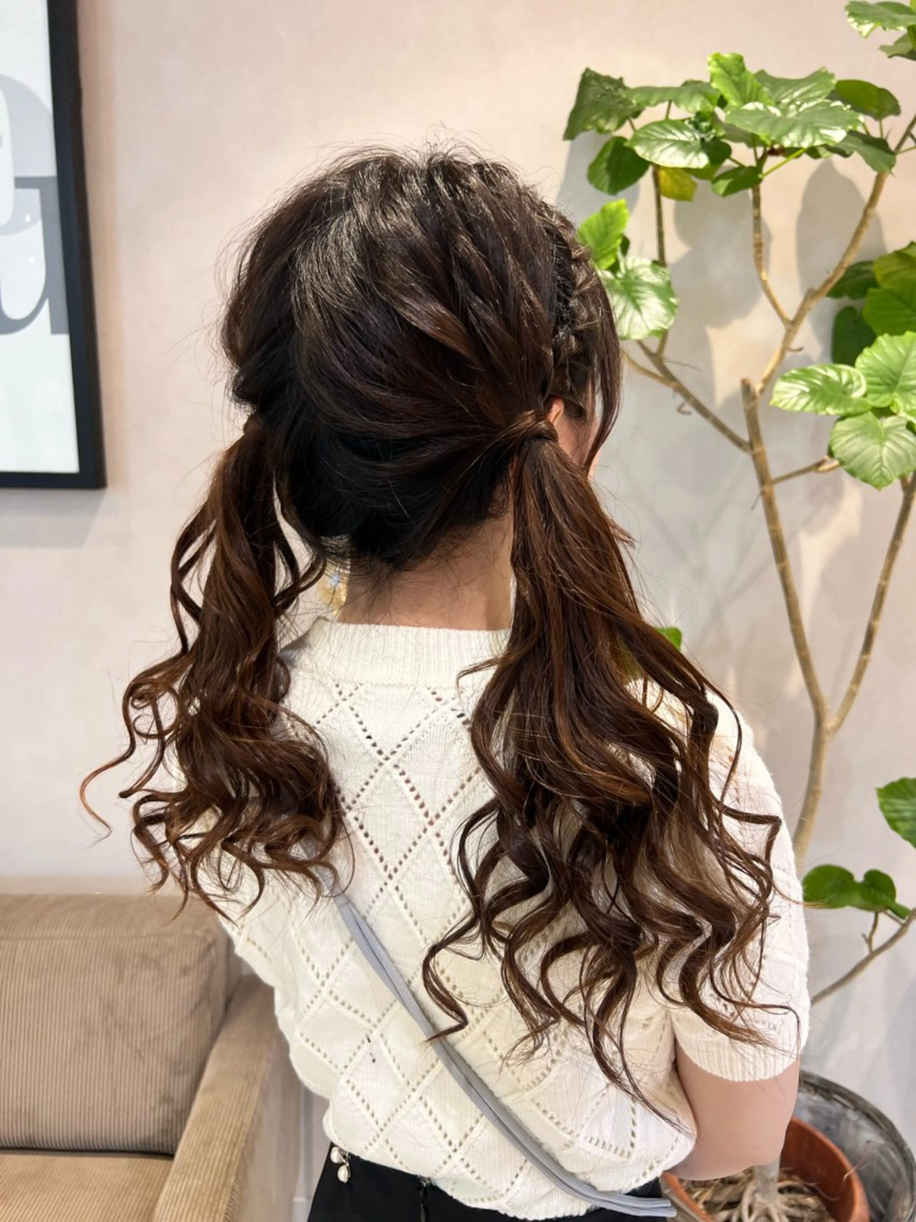 ロング ヘアセット ブリーチカラー 〻髪質改善〻アレンジのヘアスタイル