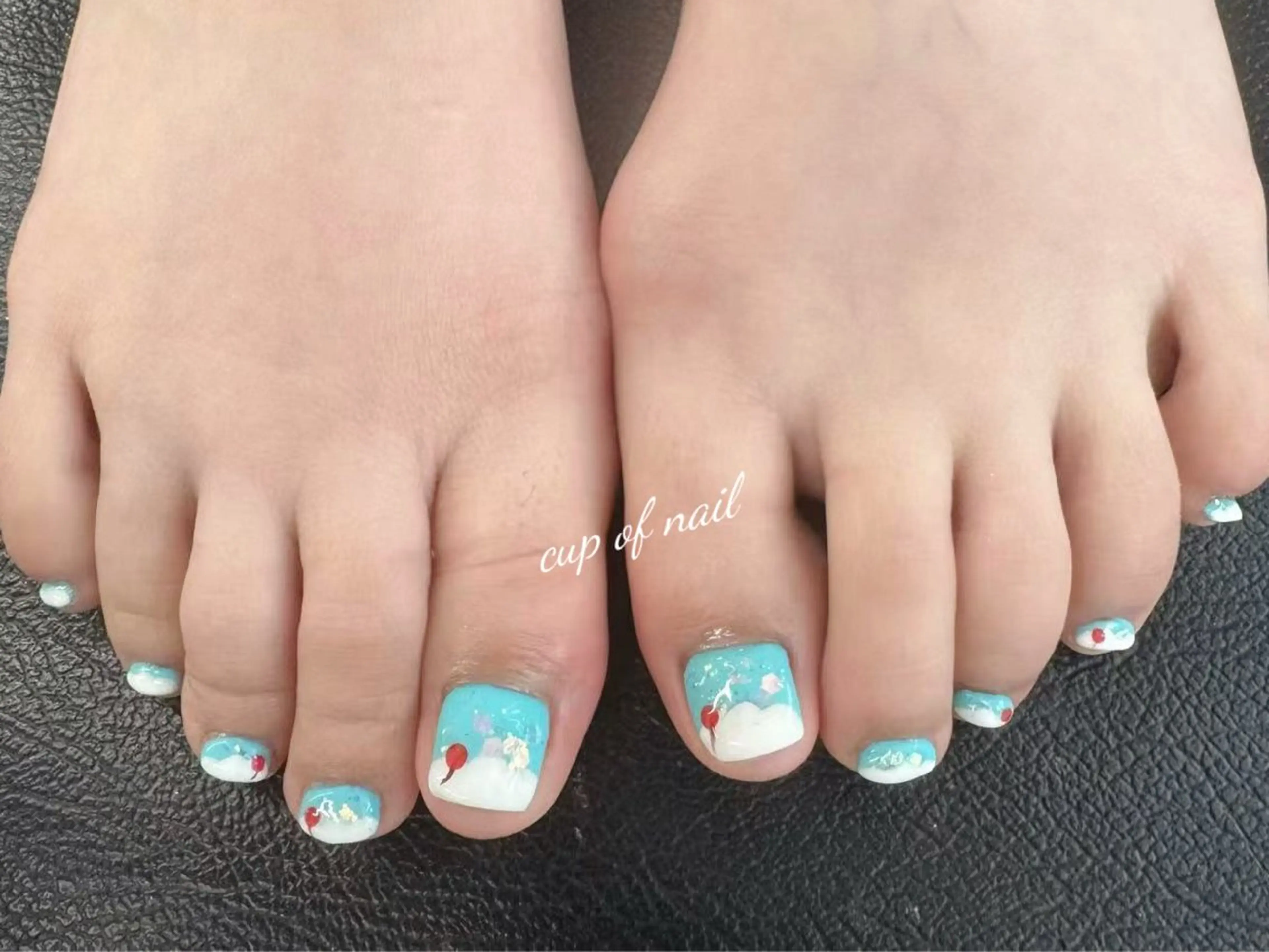 ネイル オーロラネイル フレンチネイル グラデーション 韓国ネイル マグネットネイル フットネイル NOA NAILのネイルデザイン