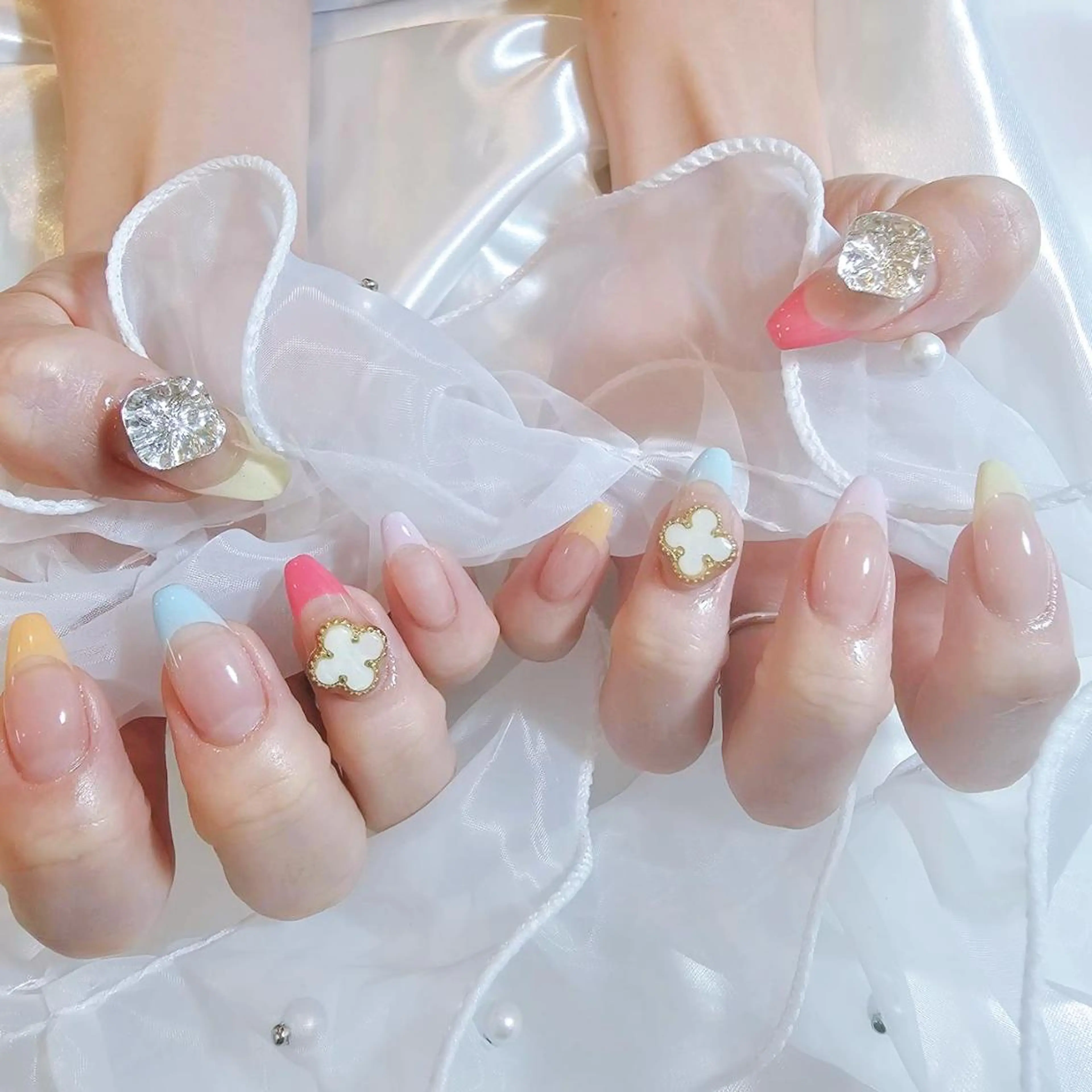 ネイル ワンホンネイル 🤍POP可愛い🧸 Menailのネイルデザイン