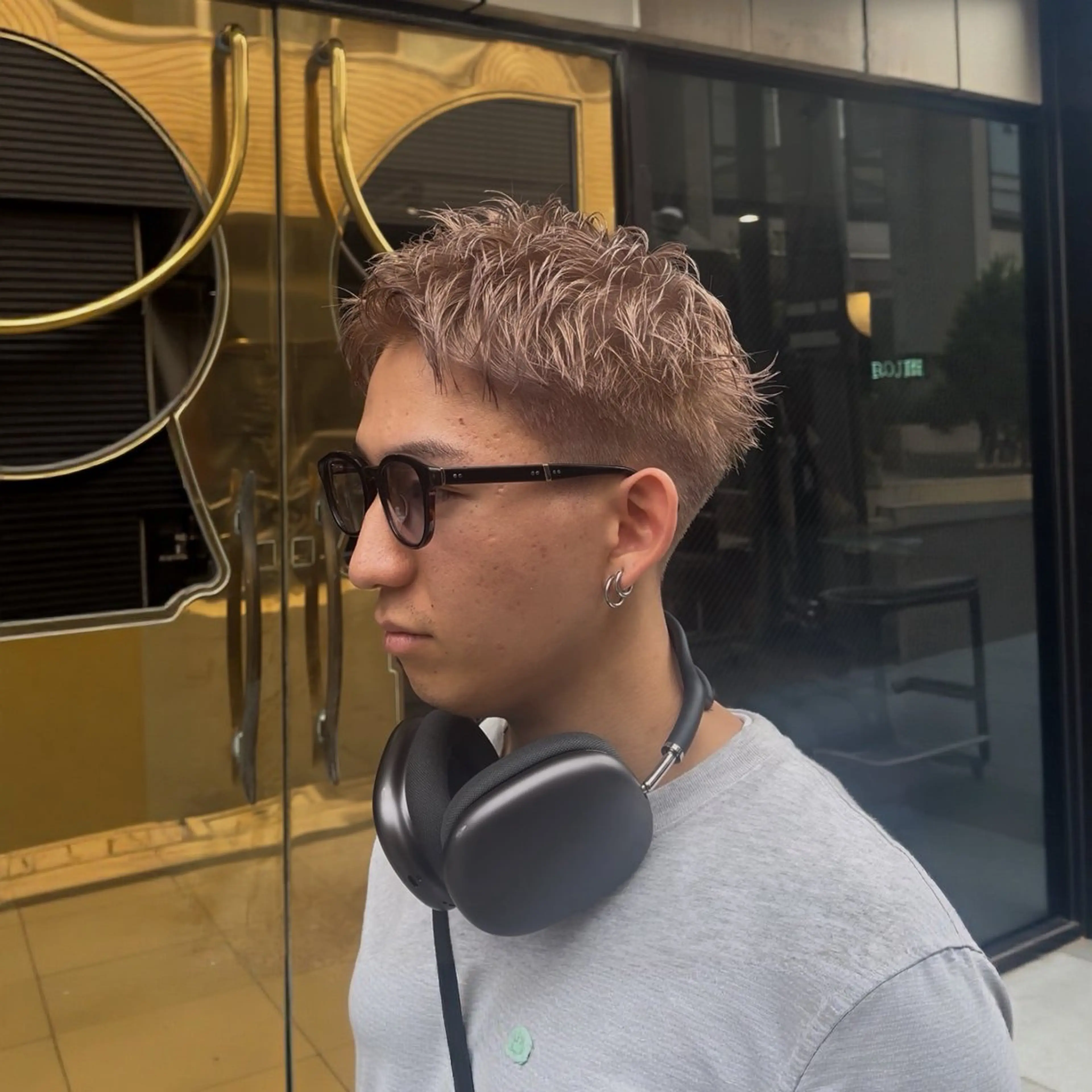 カラー メンズ メンズハイトーン スパイキーショート ベージュカラー 透明感カラー ハイトーンカラー ヘアカラー 💎ブリーチ× 透明感✨Hayatoのヘアスタイル