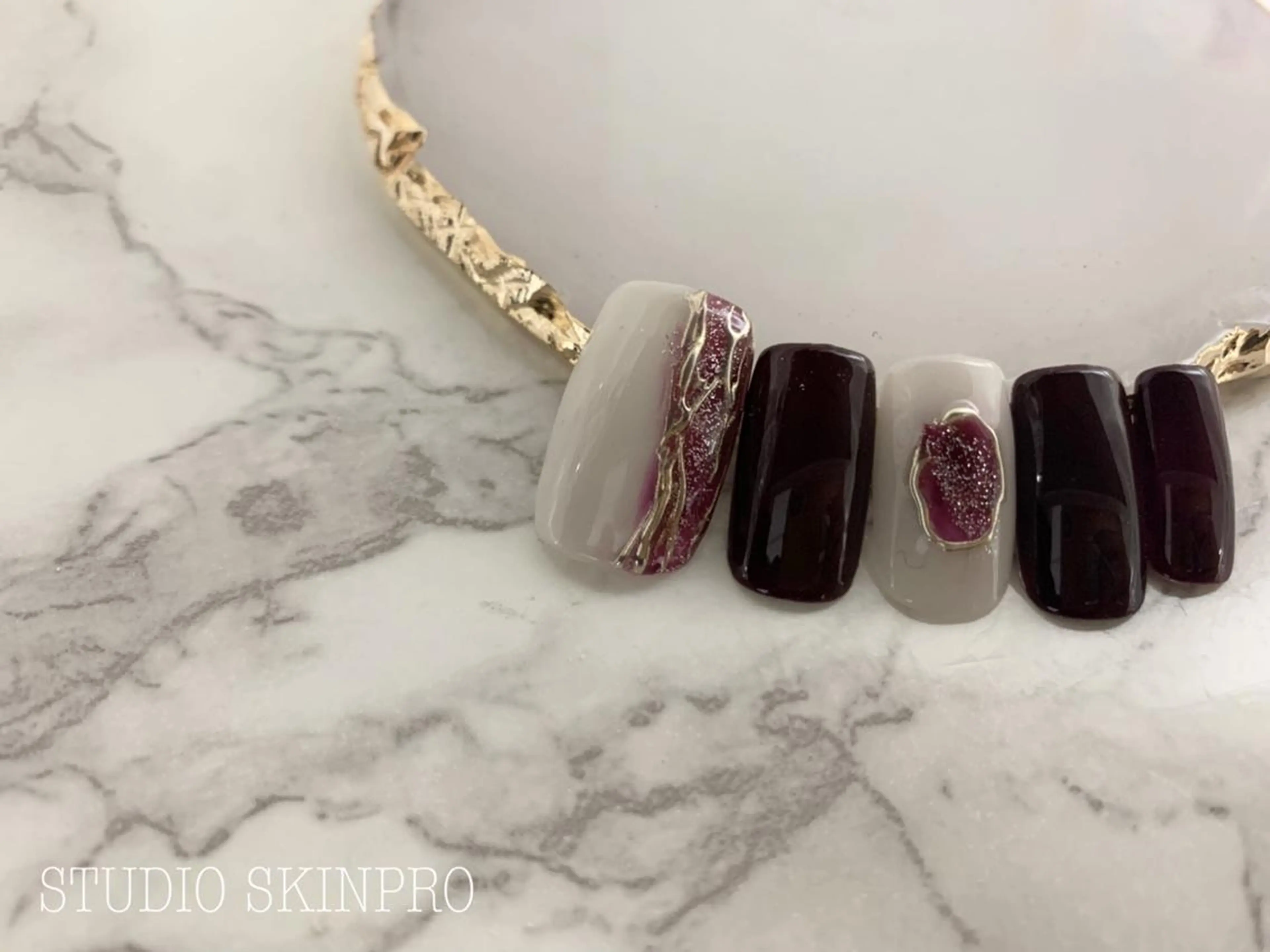 ネイル Nail 予約受付スキンプロのネイルデザイン
