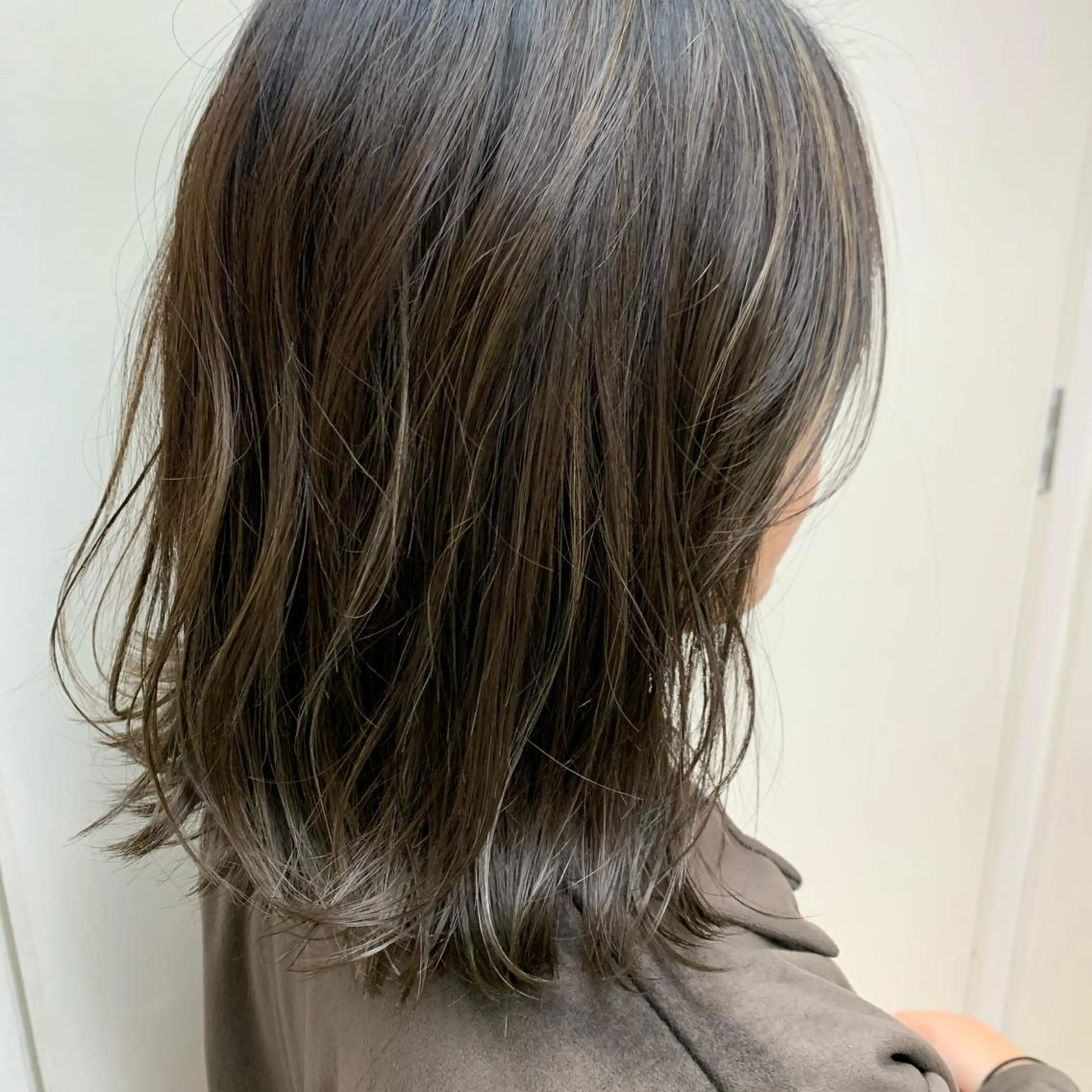 カラー アンニュイヘア/ 顔周りカット/眞弓萌のヘアスタイル