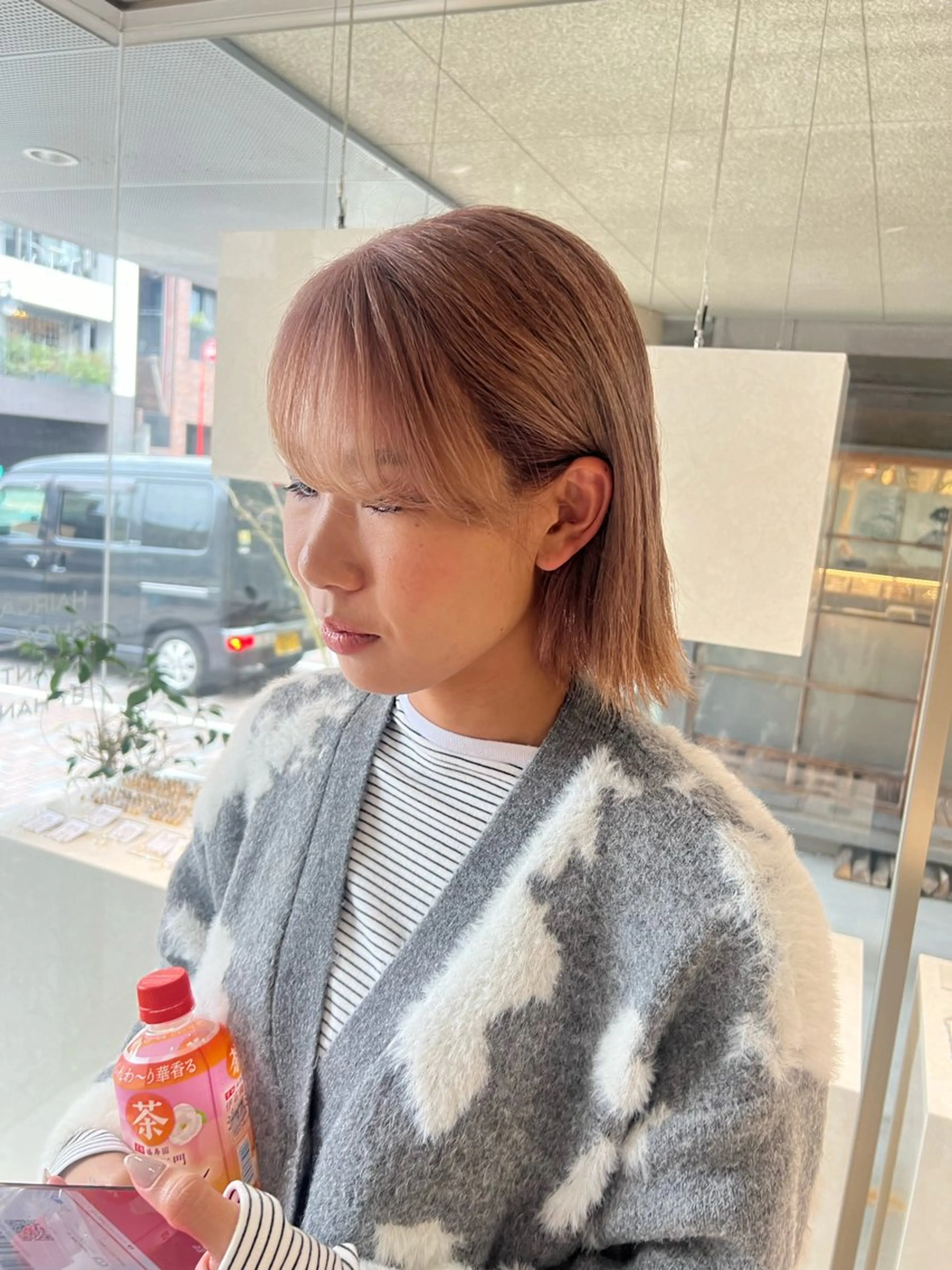 ショート カラー ベージュカラー ブリーチ ミルクティーベージュ トリートメント incanto by hands所属・鹿児島美容室 NATSUKIのヘアスタイル