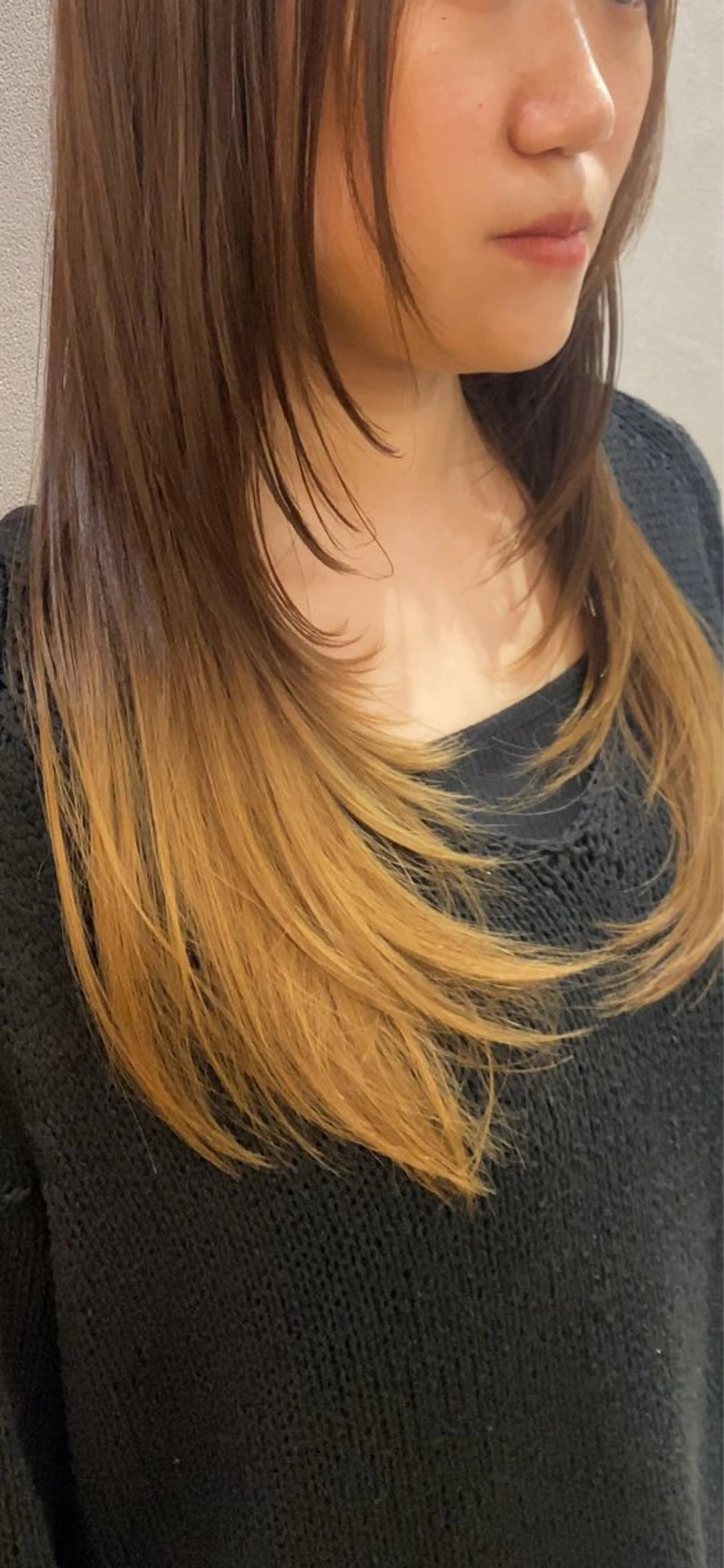 ミディアム レイヤーカット シャギー カット ヘアカラー トリートメント トップスタイリスト 江口 稜亮のヘアスタイル