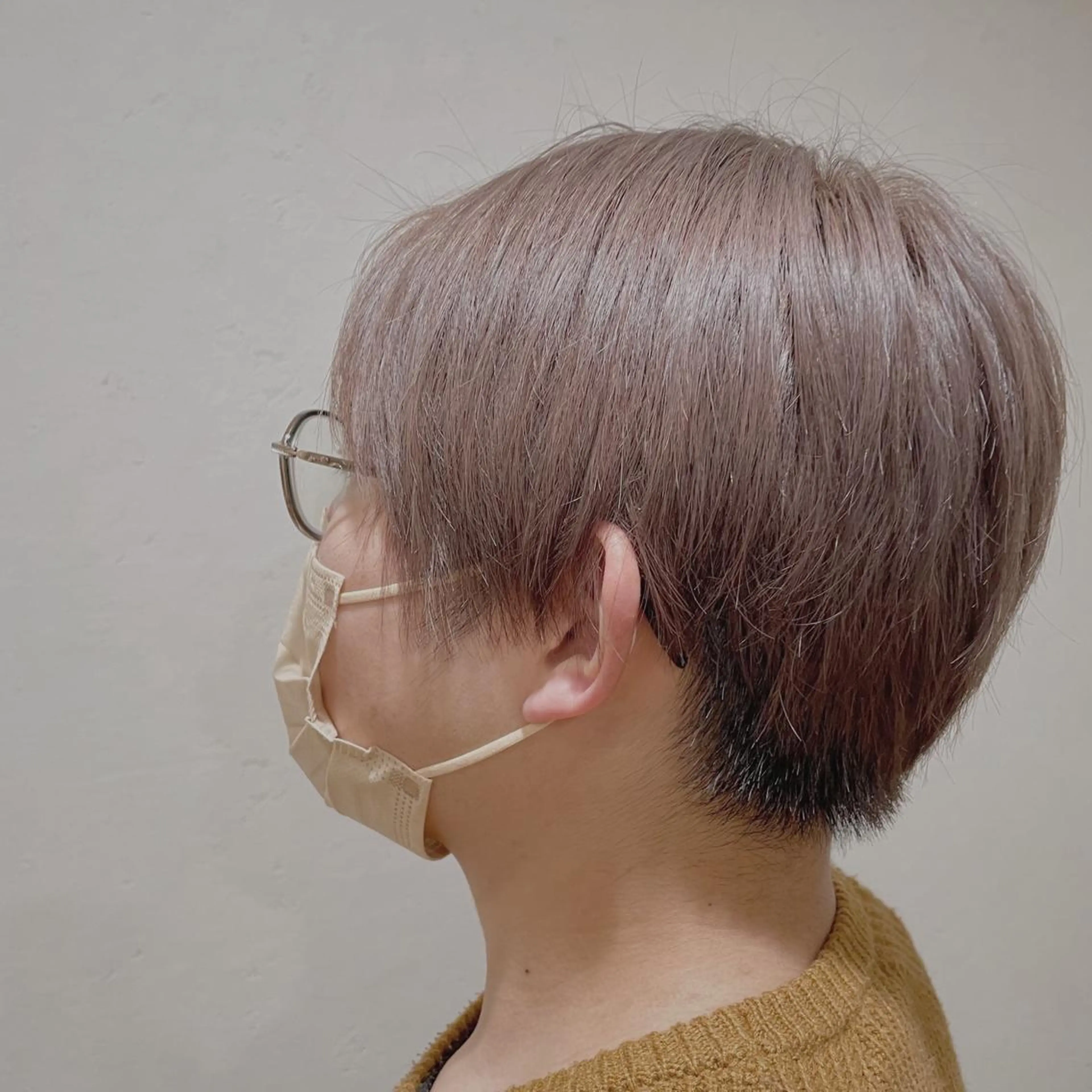ショート カラー メンズ メンズブリーチ ブリーチ グレージュ 坂成 一樹のヘアスタイル