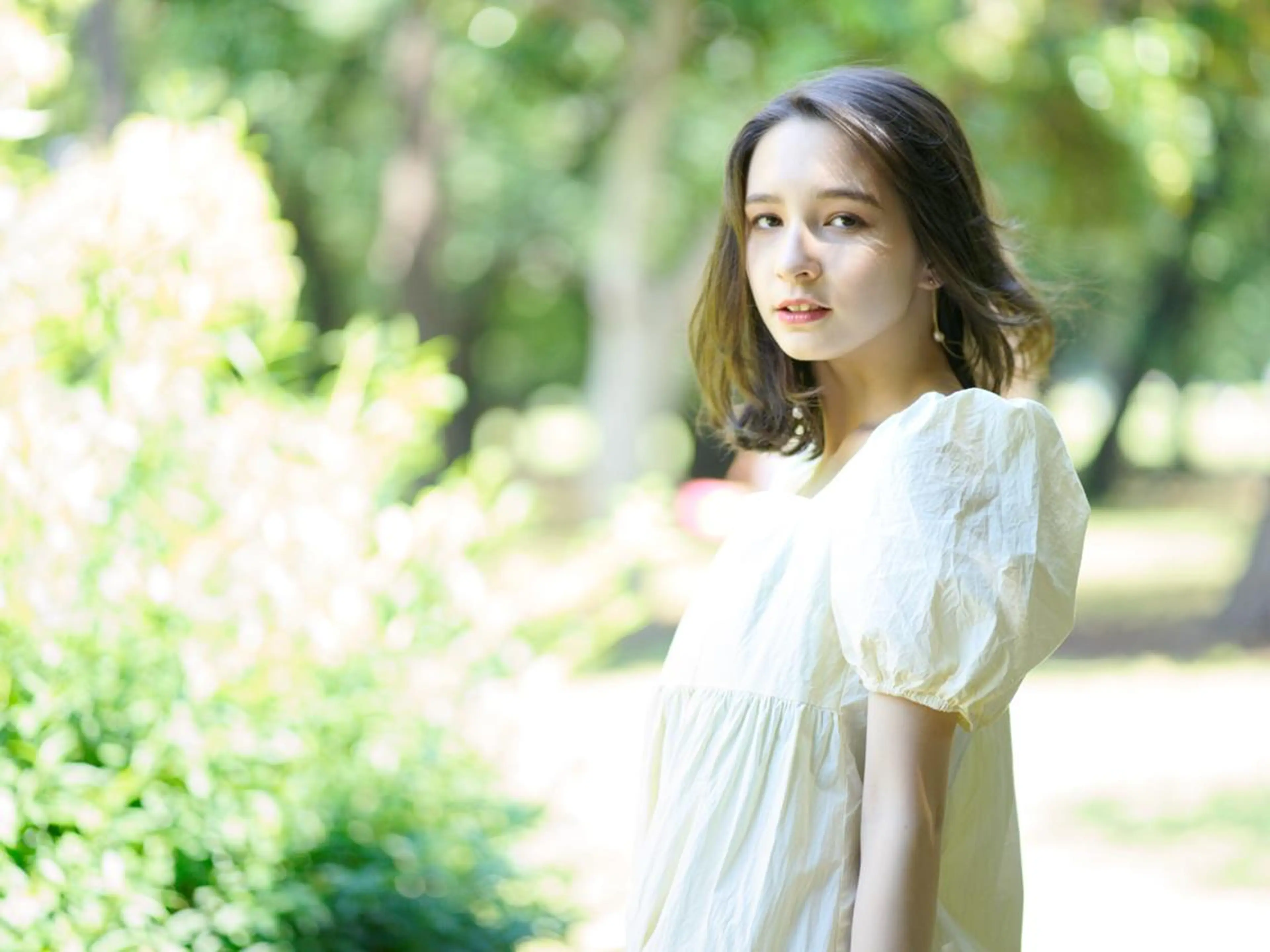 ミディアム カラー ミディアムパーマ アディクシーカラー ベージュカラー ケアカラー 透明感カラー カット ヘアカラー トリートメント 【ヘアケア特化型】 newi天王寺のヘアスタイル