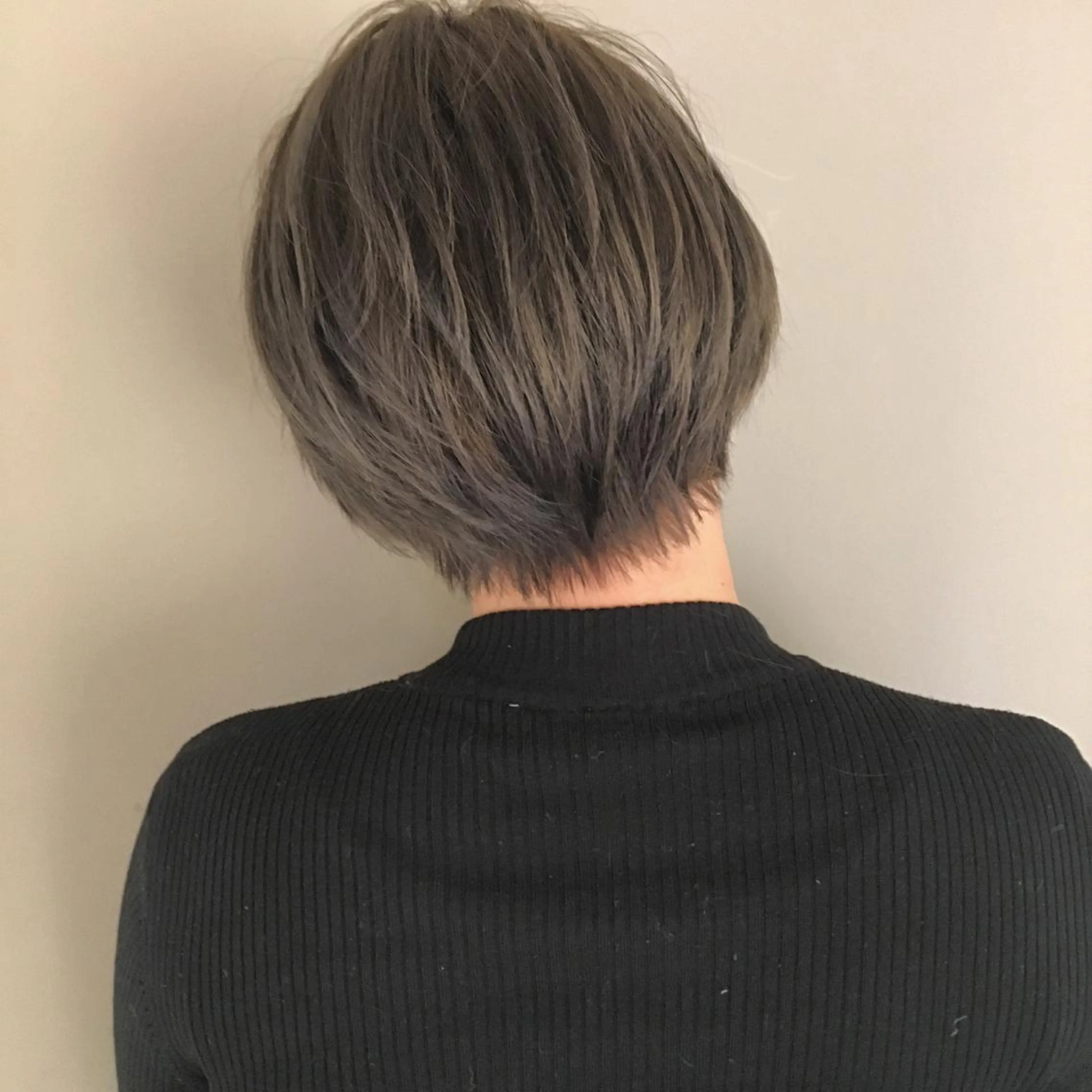 ショート カラー レイヤーカット BLend 渋谷のヘアスタイル