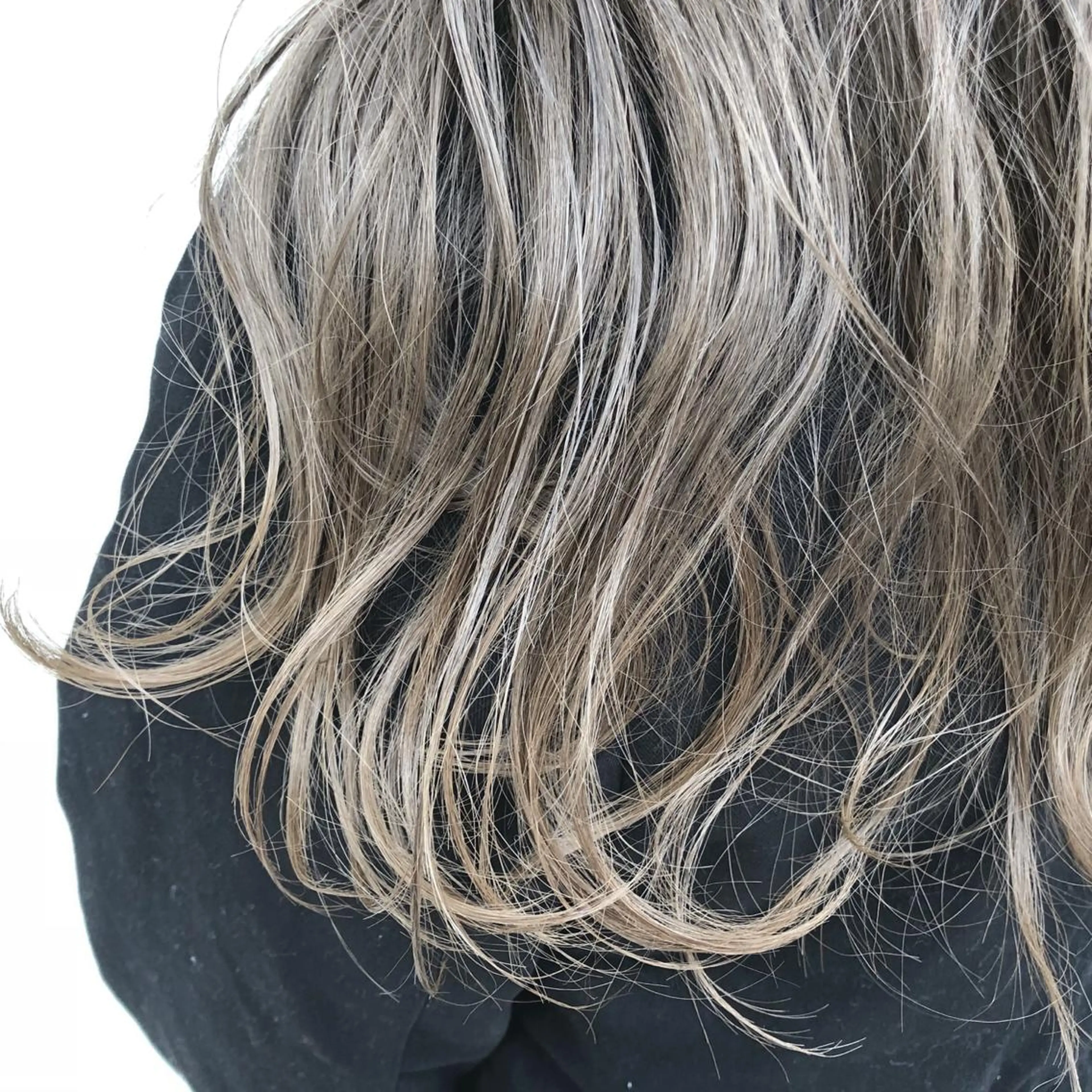 セミロング カラー アディクシーカラー ブリーチ ヘアカラー トリートメント ヘアセット 艶髪育成サロン 京橋　shinのヘアスタイル