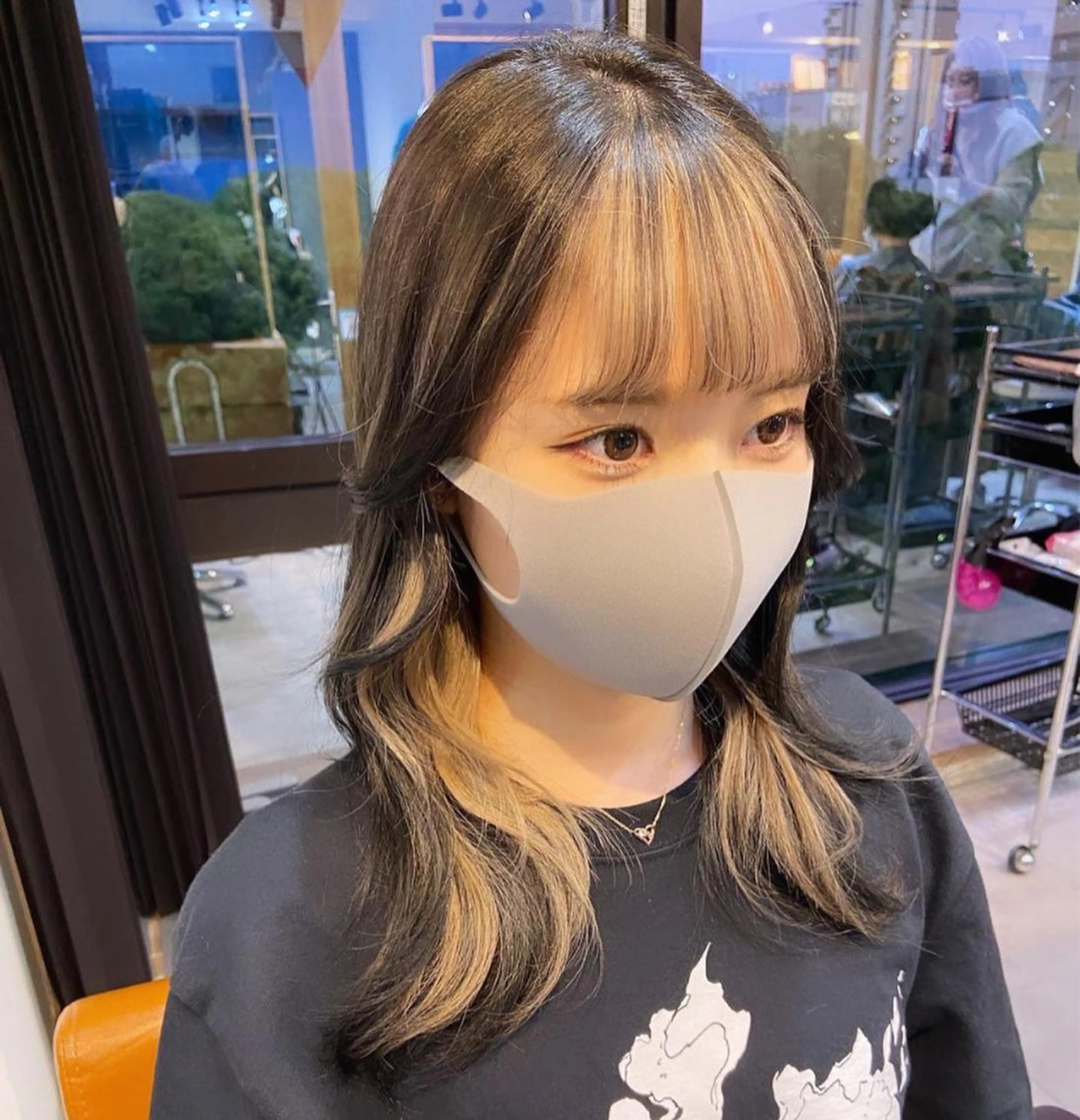 カラー インナーカラー Lis by SOYON所属・吉田 幸斗のヘアスタイル