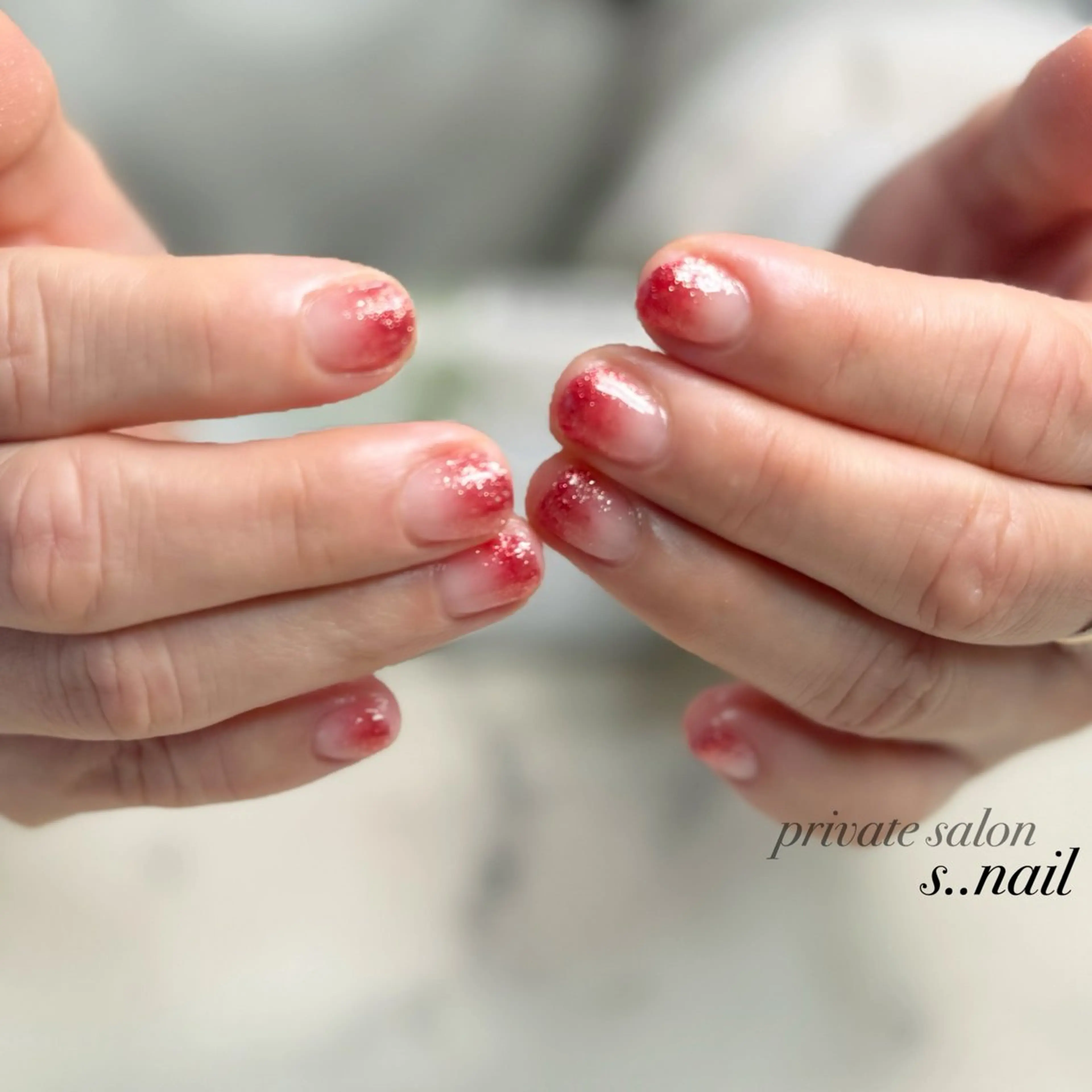 ネイル ラメ(グリッター) ラメグラデーション 赤色 ハンドネイル フットネイル s..nail / MORITAのネイルデザイン