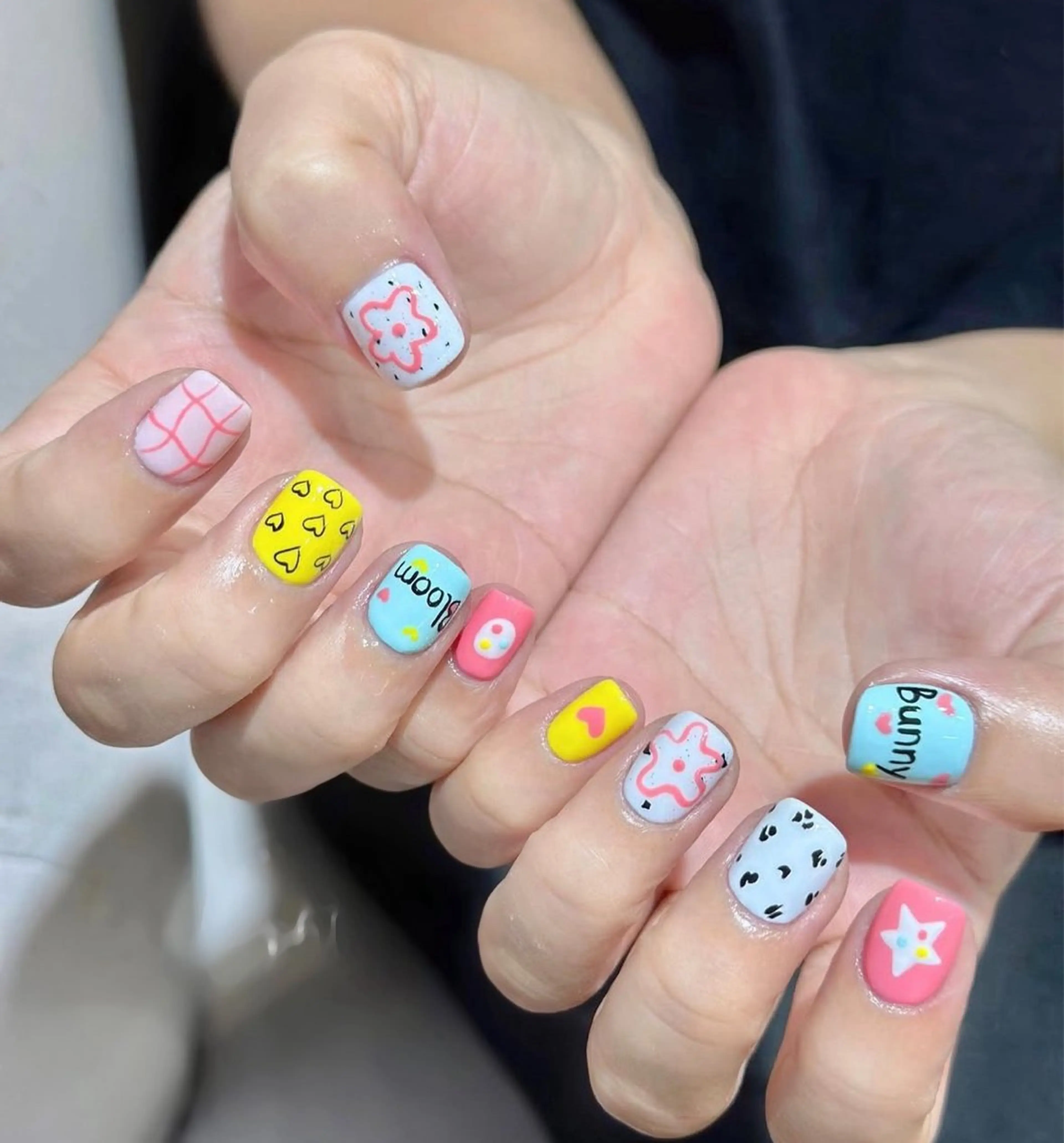 ネイル ハンドネイル CoCo NailsbyTのネイルデザイン